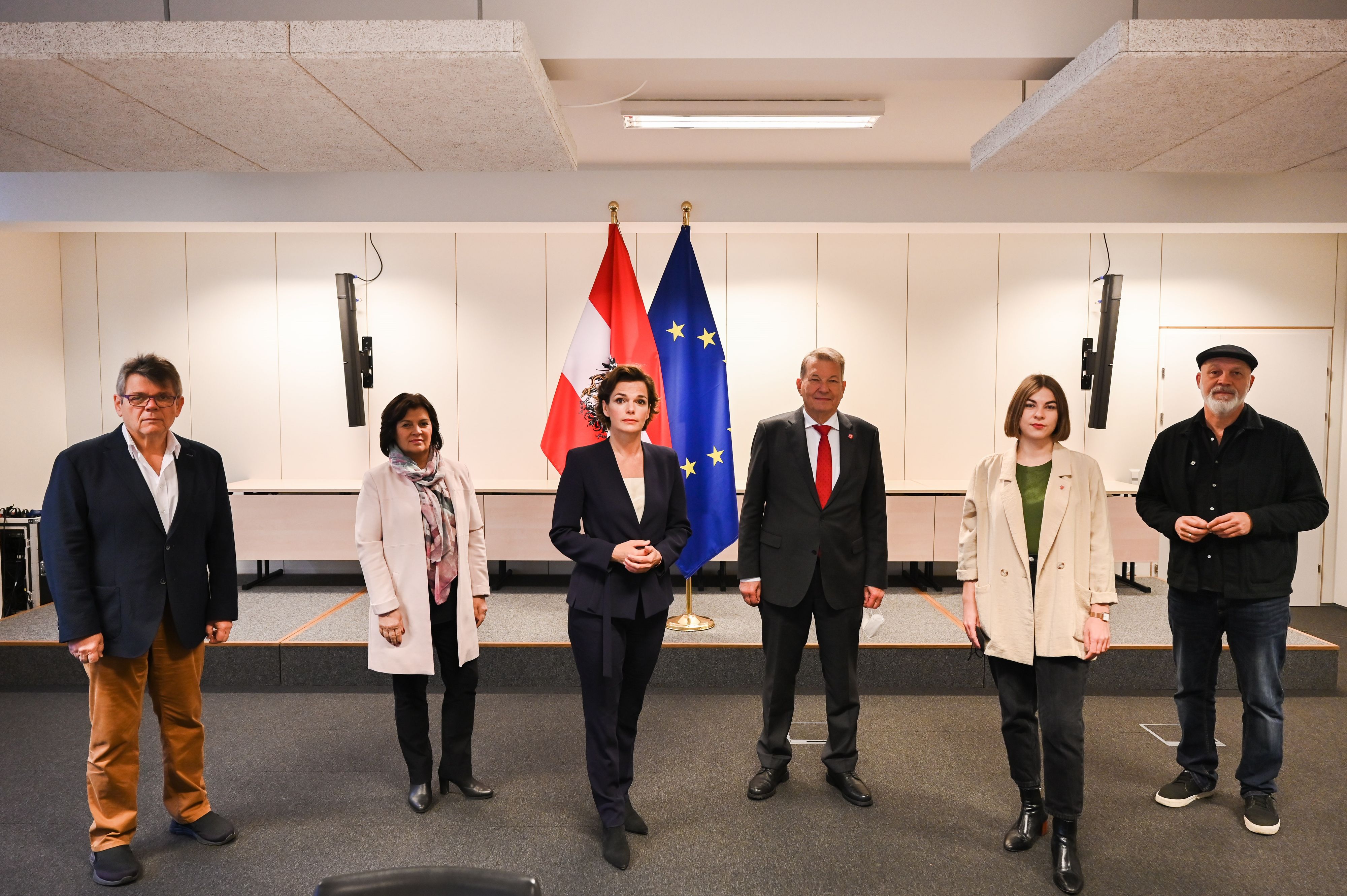 ÖGB-Präsident Wolfgang Katzian, AK-Präsidentin Renate Anderl, SPÖ-Chefin Dr.in Pamela Rendi-Wagner, Präsident des Pensionistenverbands Österreich Dr. Peter Kostelka, VSStÖ-Vorsitzender Dora Jandl und Volkshilfe-Direktor Mag. Erich Fenninger 