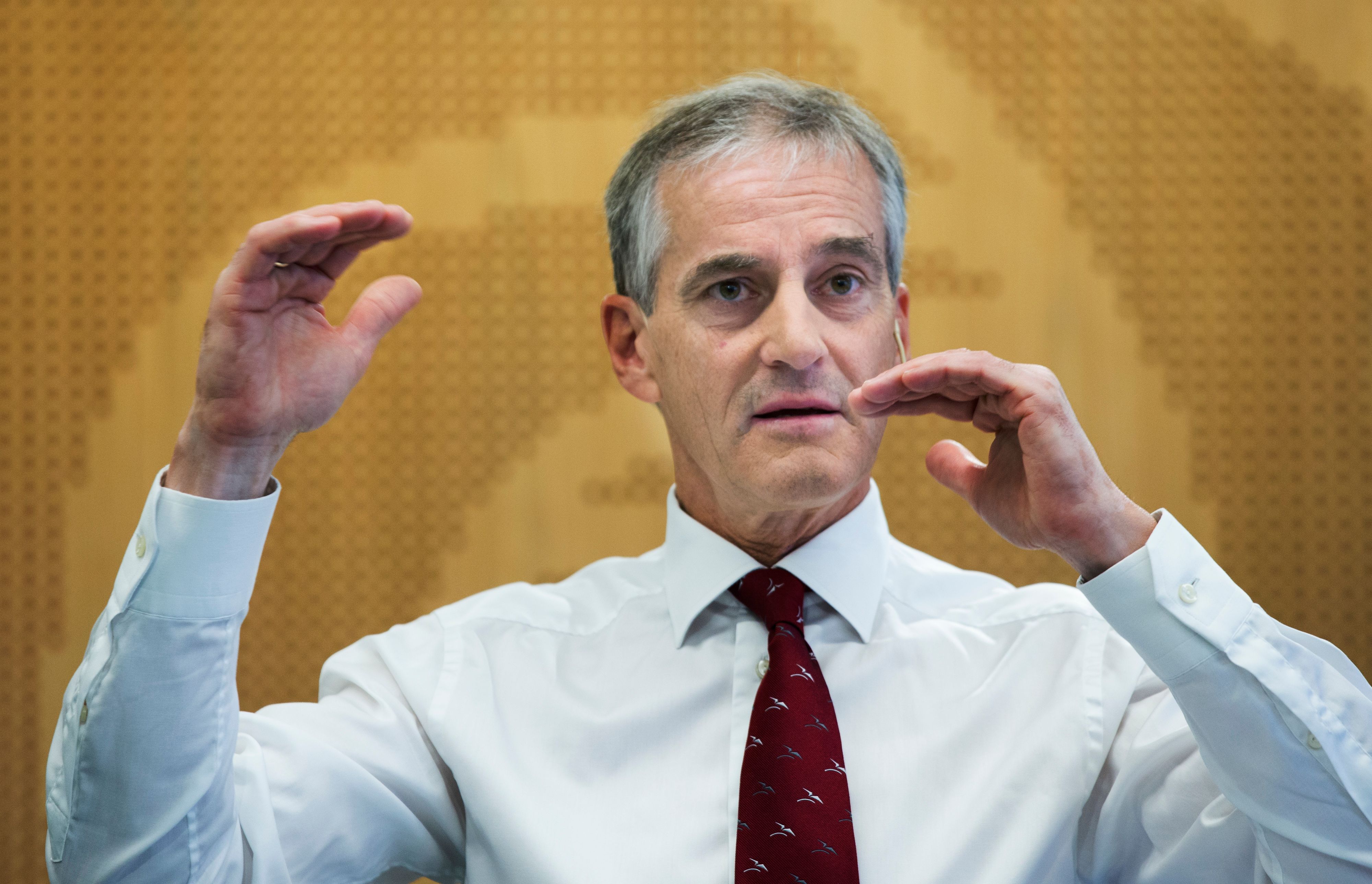 Norwegens Premierminister kündigte an, dass die Booster-Impfung für alle ab 18 kommen soll.