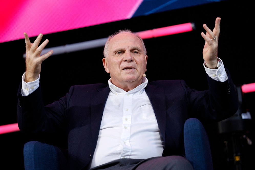 Uli Hoeneß: Fans protestieren gegen Klubikone mit Plakat
