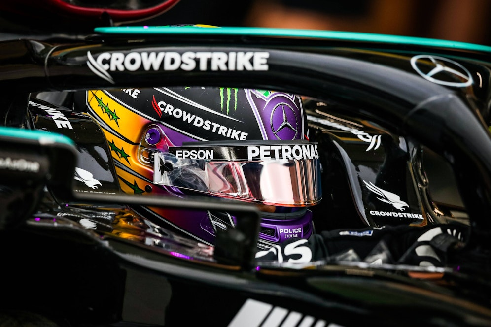 Lewis Hamilton wird nach dem Qualifying disqualifiziert. 