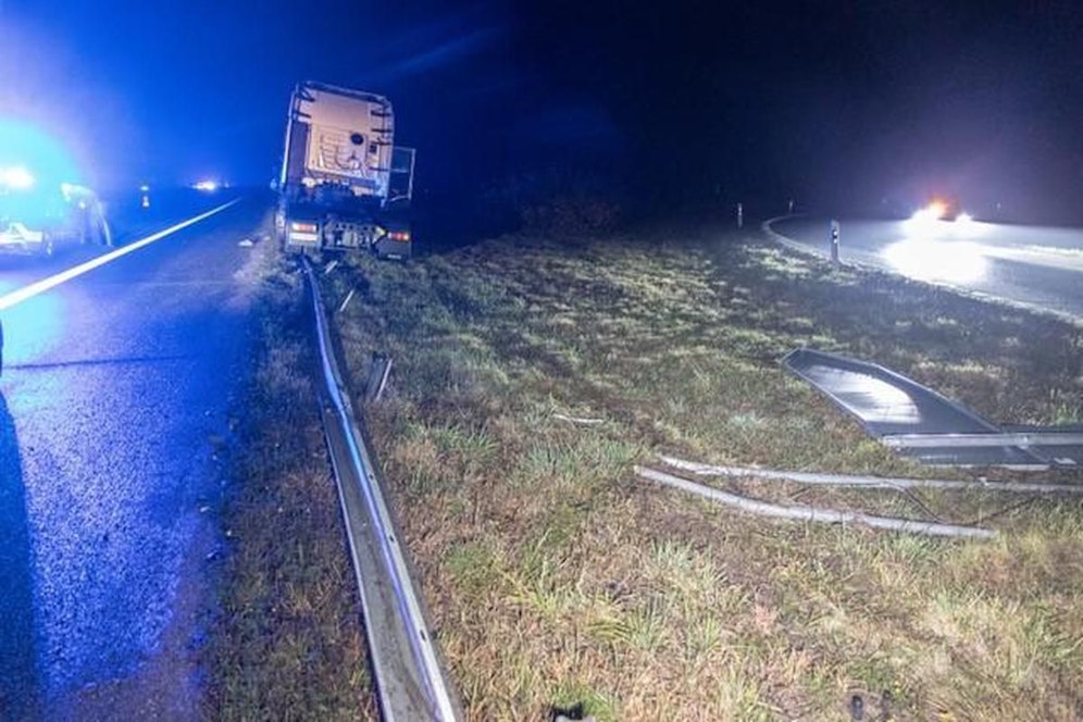 Der führerlose Lastwagen fuhr mehr als 30 Kilometer auf der A3, bevor er schließlich bei einer Autobahnausfahrt zum Stehen kam.