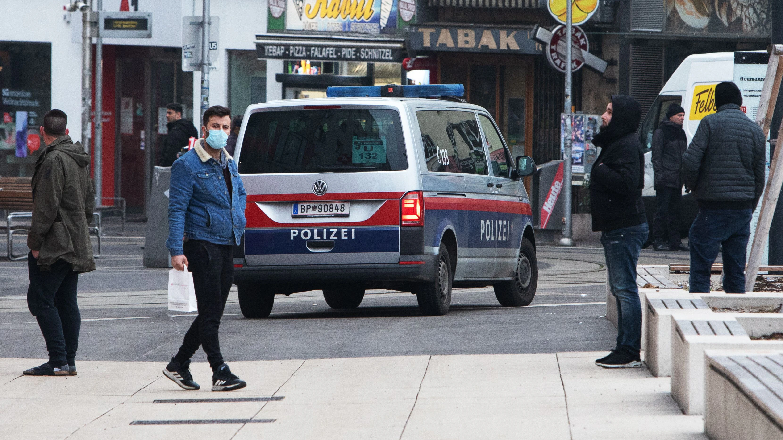 Der Lockdown für Ungeimpfte wird aktiv, die Polizei wird ihn streng kontrollieren.