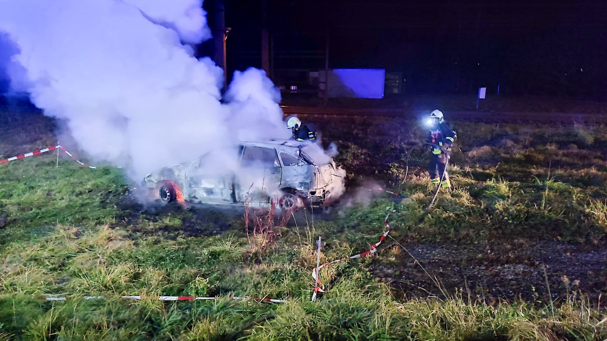 Unbekannte zündete das Übungsauto an.