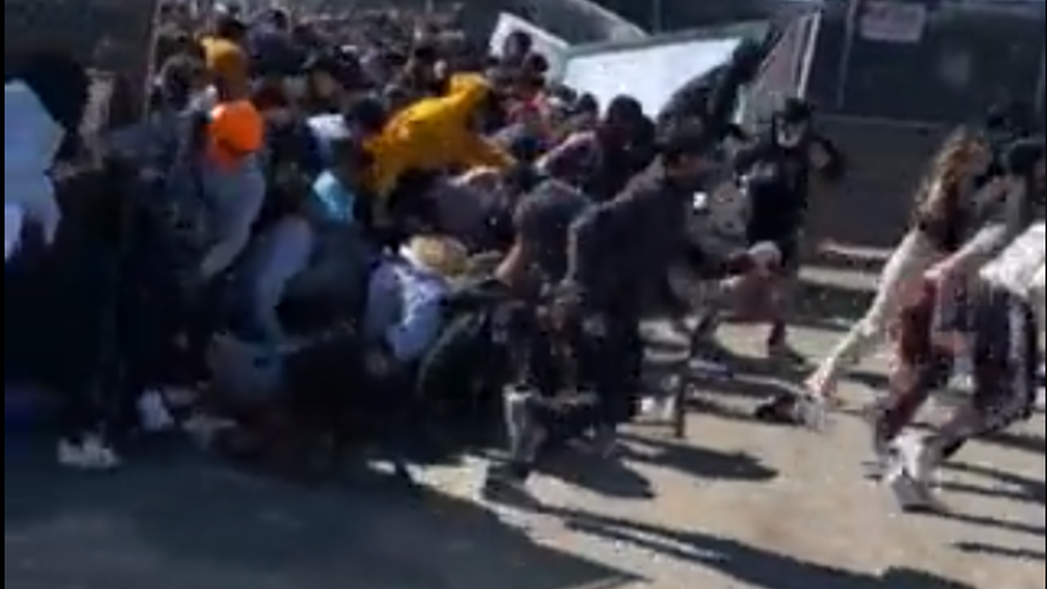 Zehn Menschen starben am Astroworld-Festival von Travis Scott.