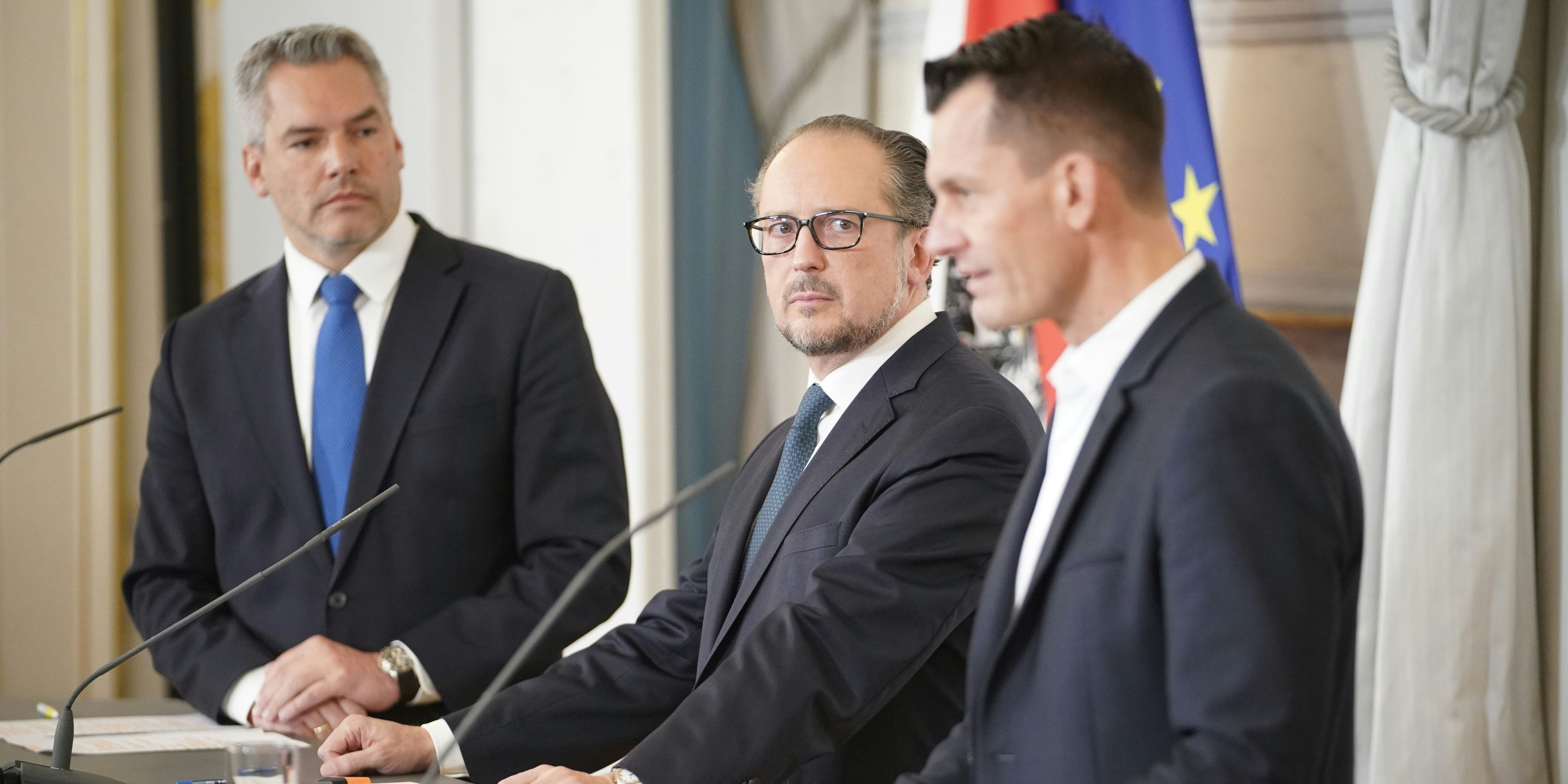 Machtkampf auf offener Bühne: Schallenberg und Mückstein .