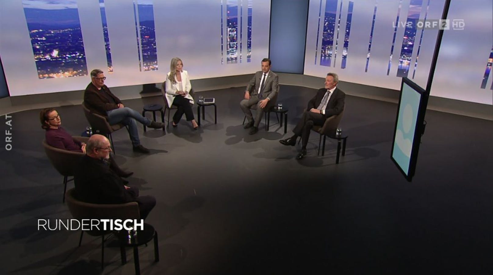 "Runder Tisch" Sondersendung zur vierten Coronawelle im ORF am 15. November 2021.