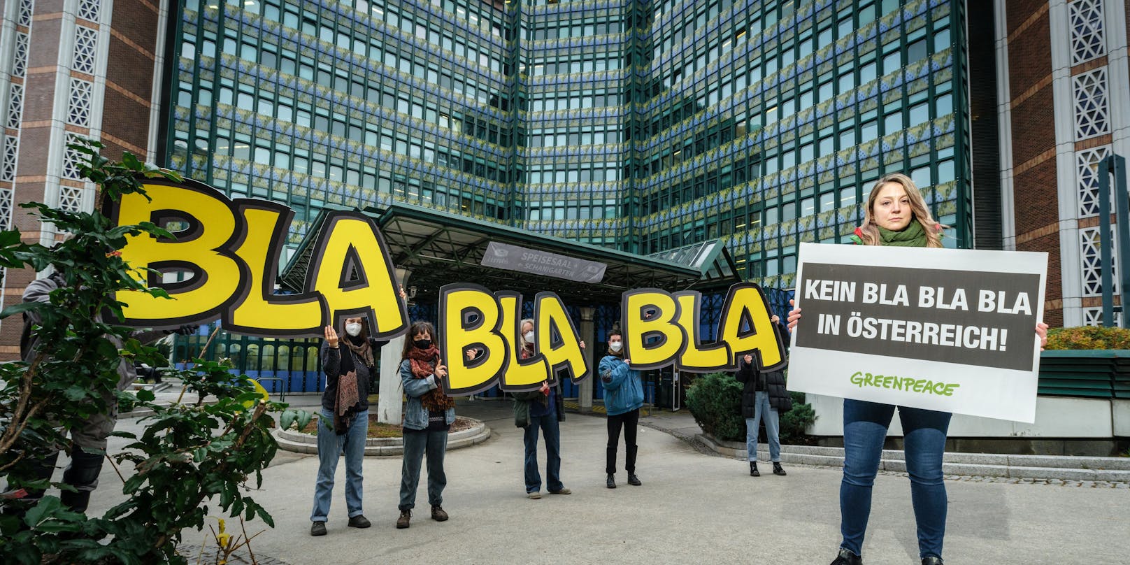 Demo am Montag vor dem Wiener Umweltministerium.