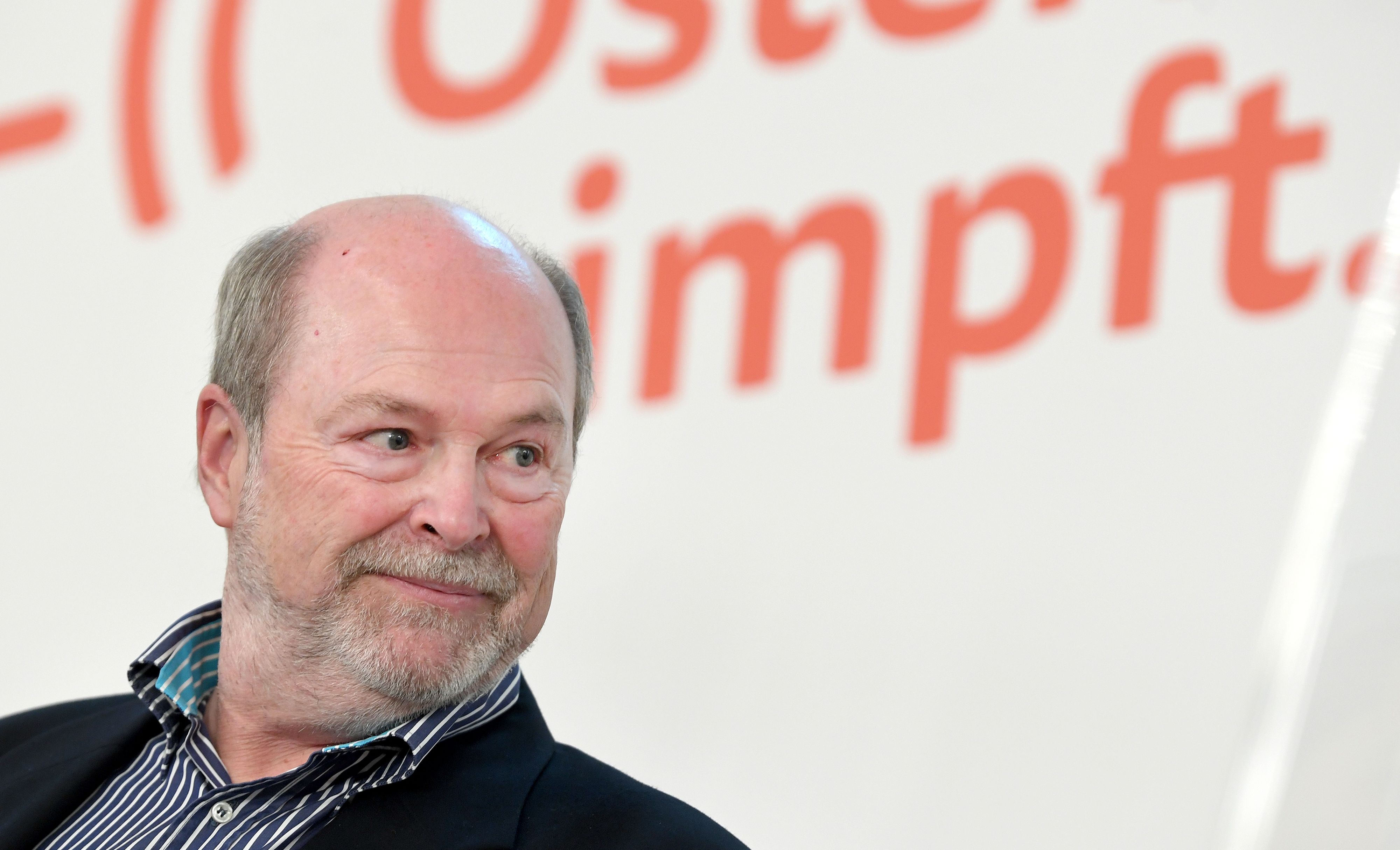 Download von www.picturedesk.com am 15.11.2021 (21:22).  ABD0031_20210312 - WIEN - ÖSTERREICH: Herwig Kollaritsch ("Österreich impft"-Sprecher) im Rahmen einer PK der Initiative "Österreich impft" "Aktuelles zur Schutzimpfung und neue Unterstützung" am Freitag, 12. März 2021, in Wien. - FOTO: APA/ROLAND SCHLAGER - 20210312_PD1709 - Rechteinfo: Rights Managed (RM)