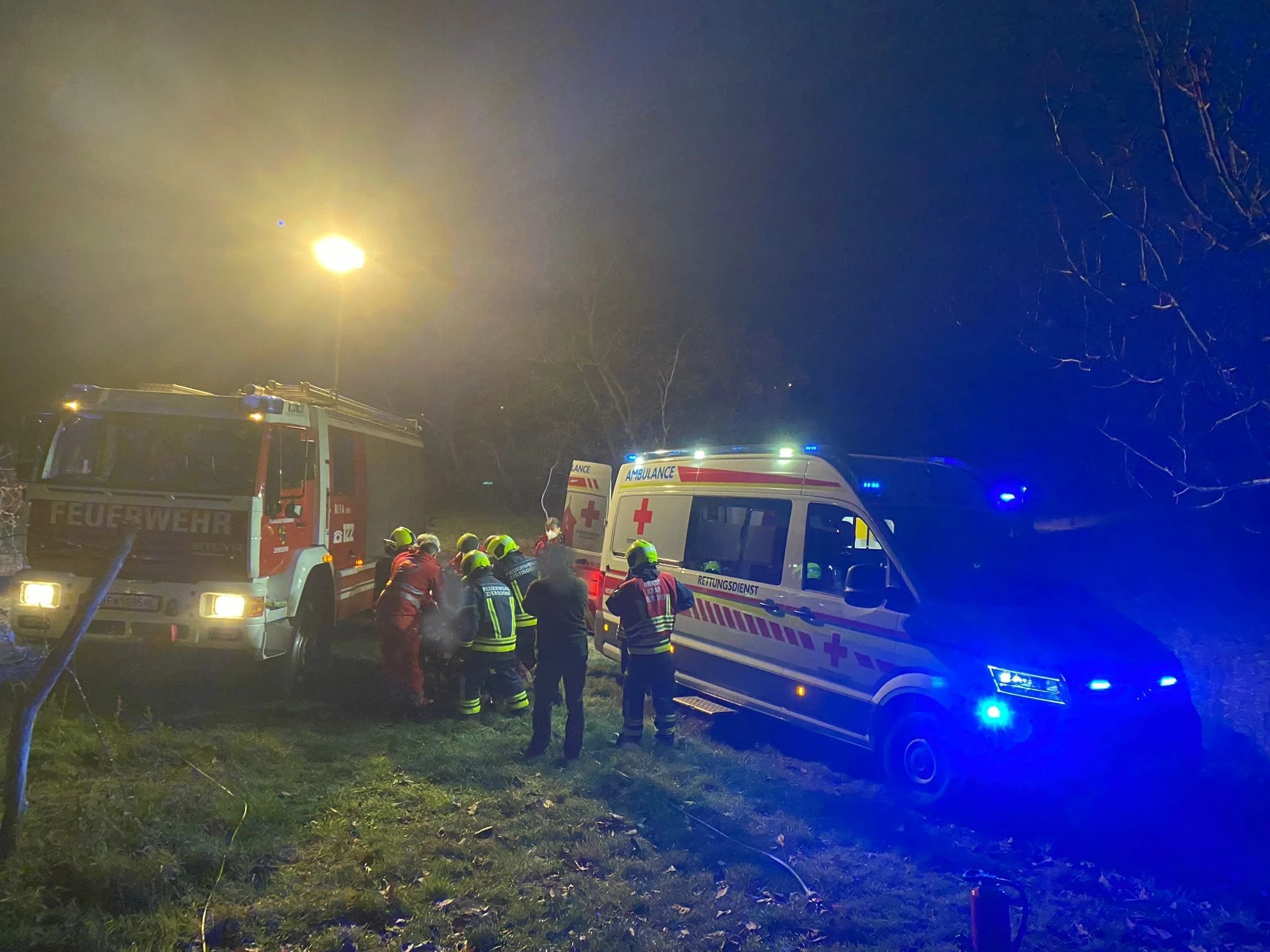 Die Einsatzkräfte betreuten den Mann.