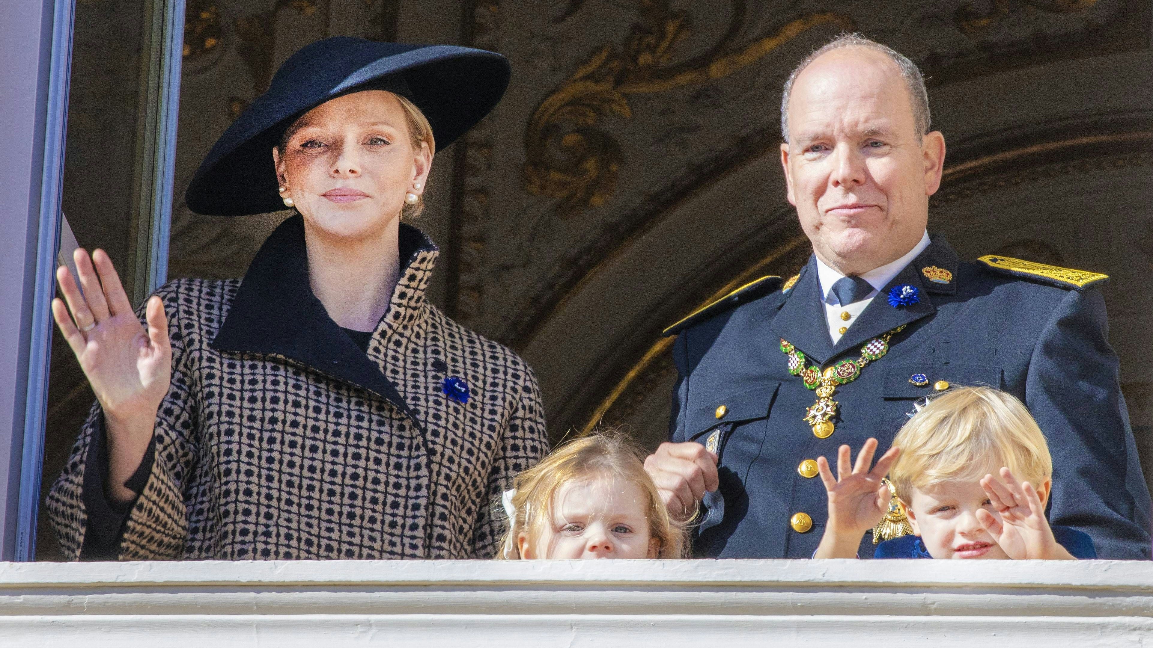Charlène von Monaco mit ihrer Familie.