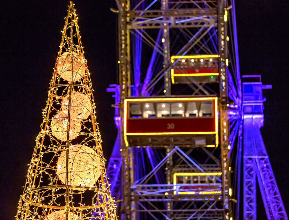 Der Wintermarkt verwandelt den Riesenradplatz im Wiener Prater in eine magische Winterwelt.