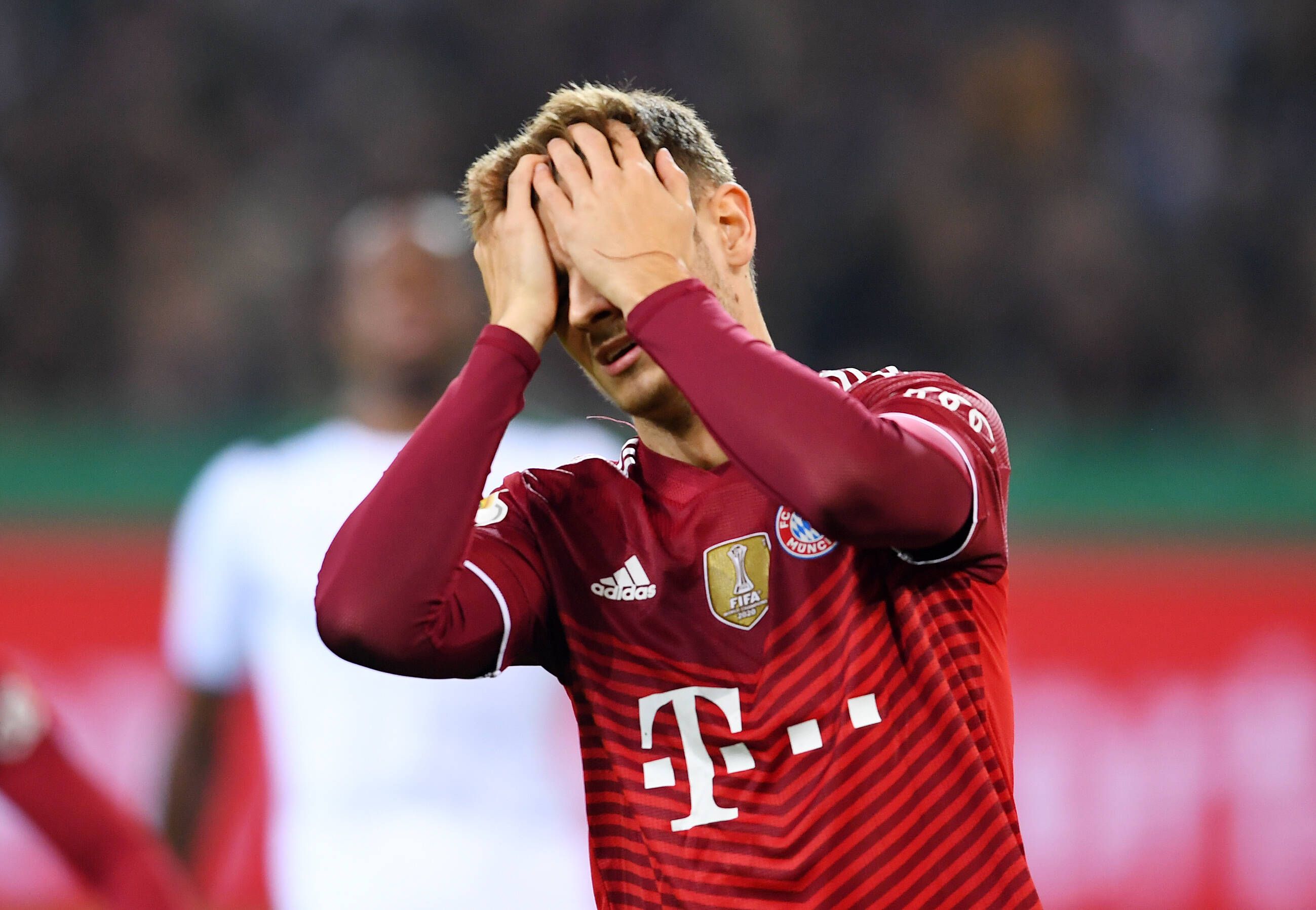 Bayern-Talent Josip Stanisic ist Corona-positiv. 