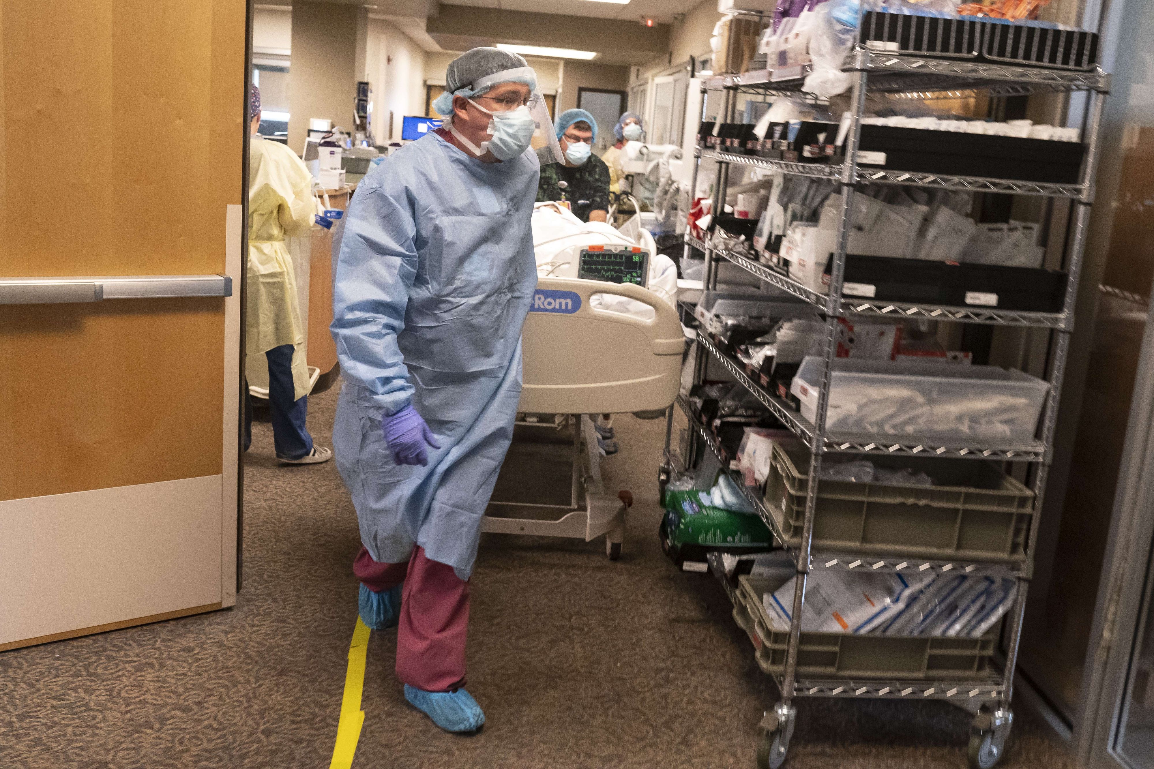 "Leichen auf den Gängen": Lauter könnte der Hilfeschrei der Spitäler nicht mehr sein.
