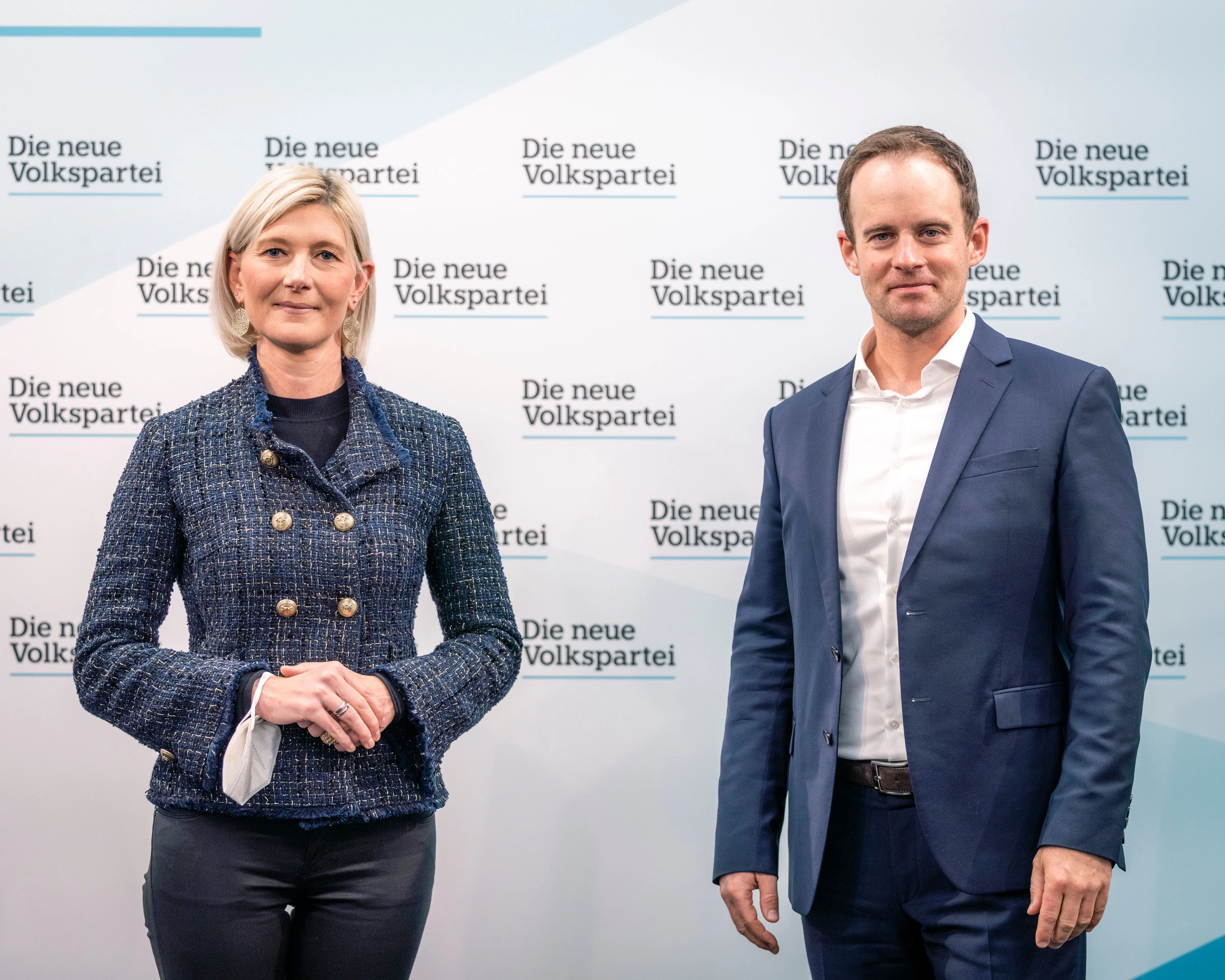 Bei der Präsentation der Ergebnisse der türkisen Klubklausur forderten Landesgeschäftsführerin Bernadette Arnoldner und Klubchef Markus Wölbitsch mehr Klarheit bei der Kommunikation von Corona-Maßnahmen.