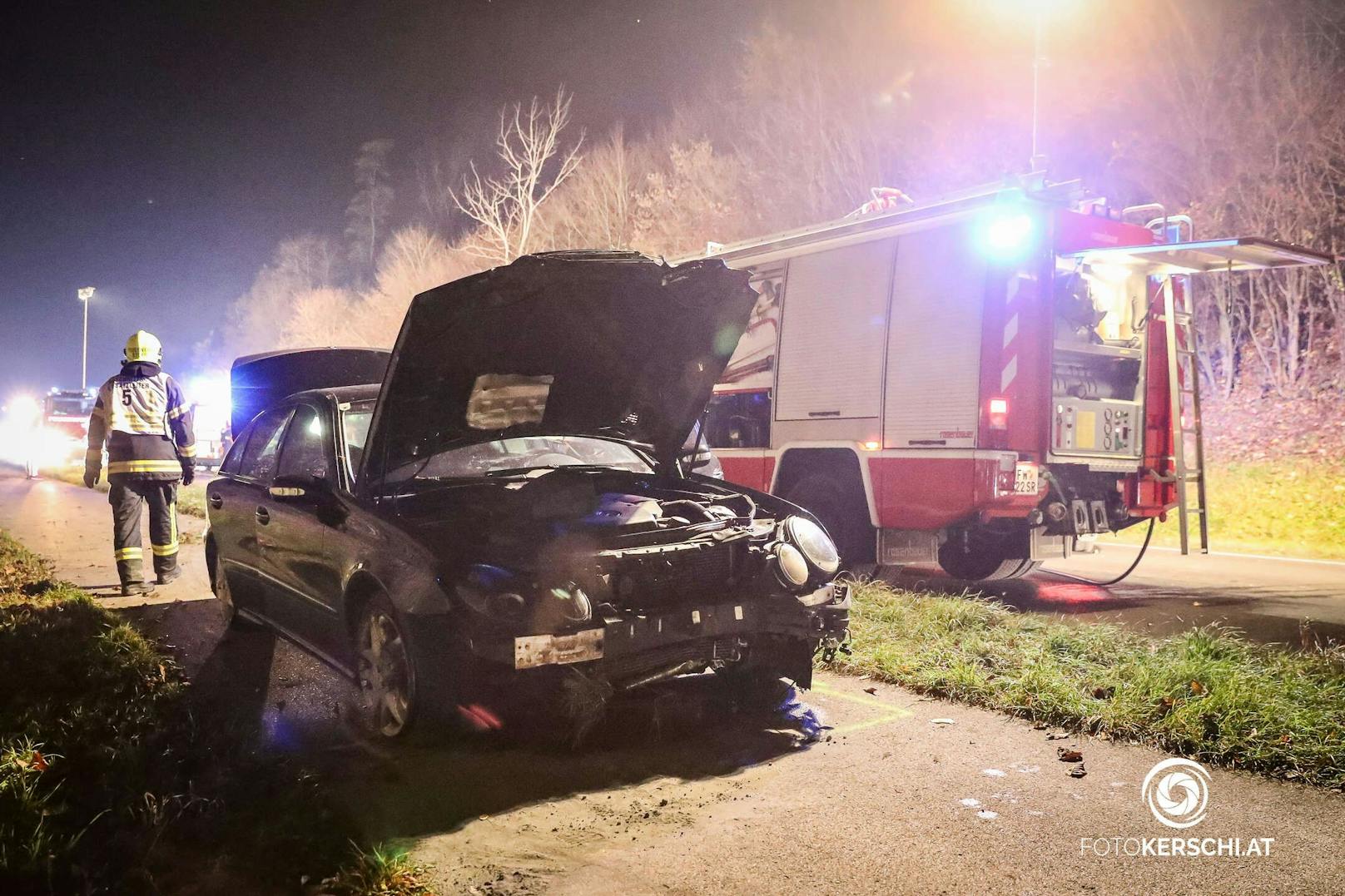Bei einem illegalen Straßenrennen in Dietach bei Steyr wurde ein 21-jähriger Mann schwer verletzt.