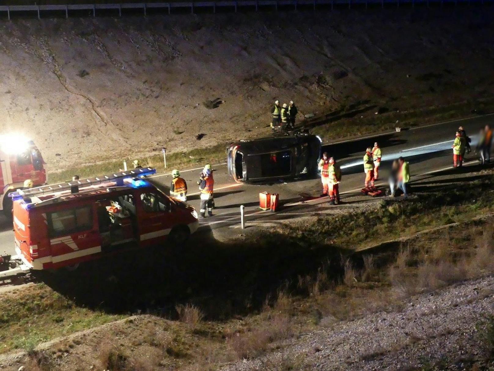 Vier Menschen wurden bei dem Verkehrsunfall verletzt.