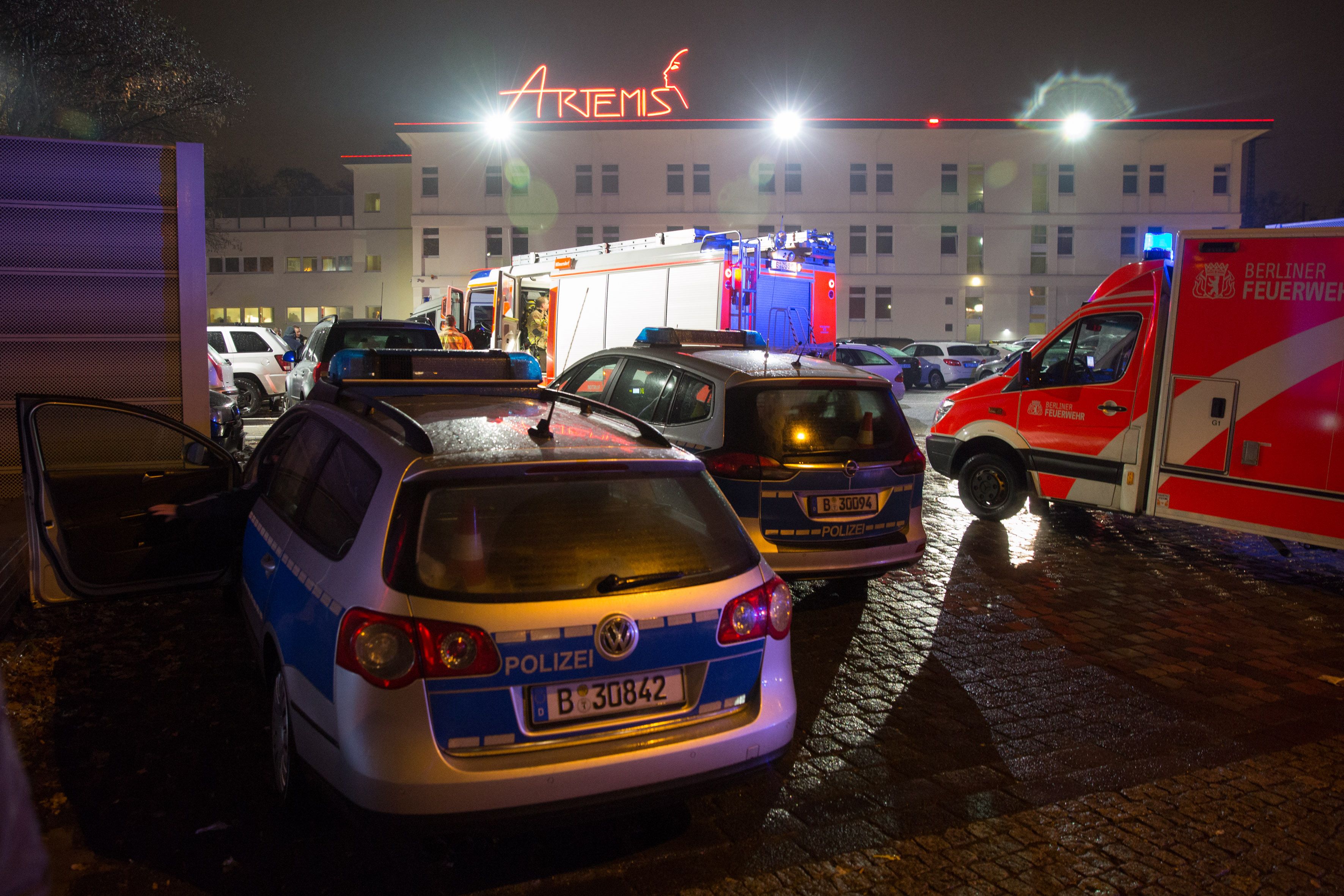 Der Berliner Polizist hatte am Steuer seines Streifenwagens einen medizinischen Notfall erlitten. (Symbolbild)