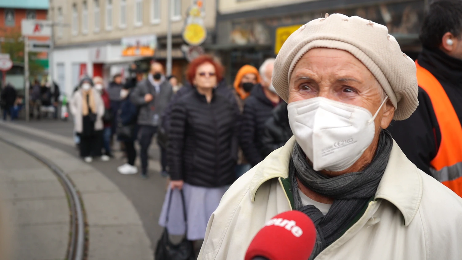 Josephine (85) möchte nicht in den Lockdown.
