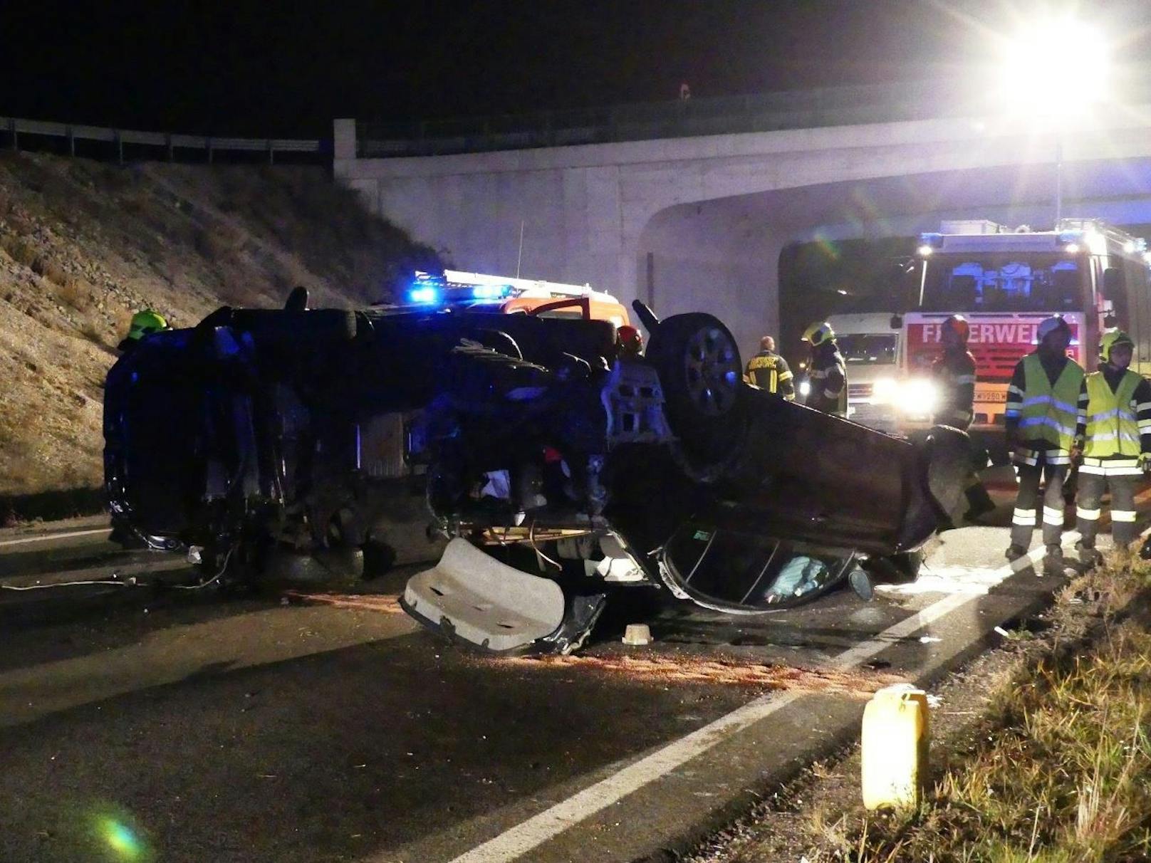 Vier Menschen wurden bei dem Verkehrsunfall verletzt.