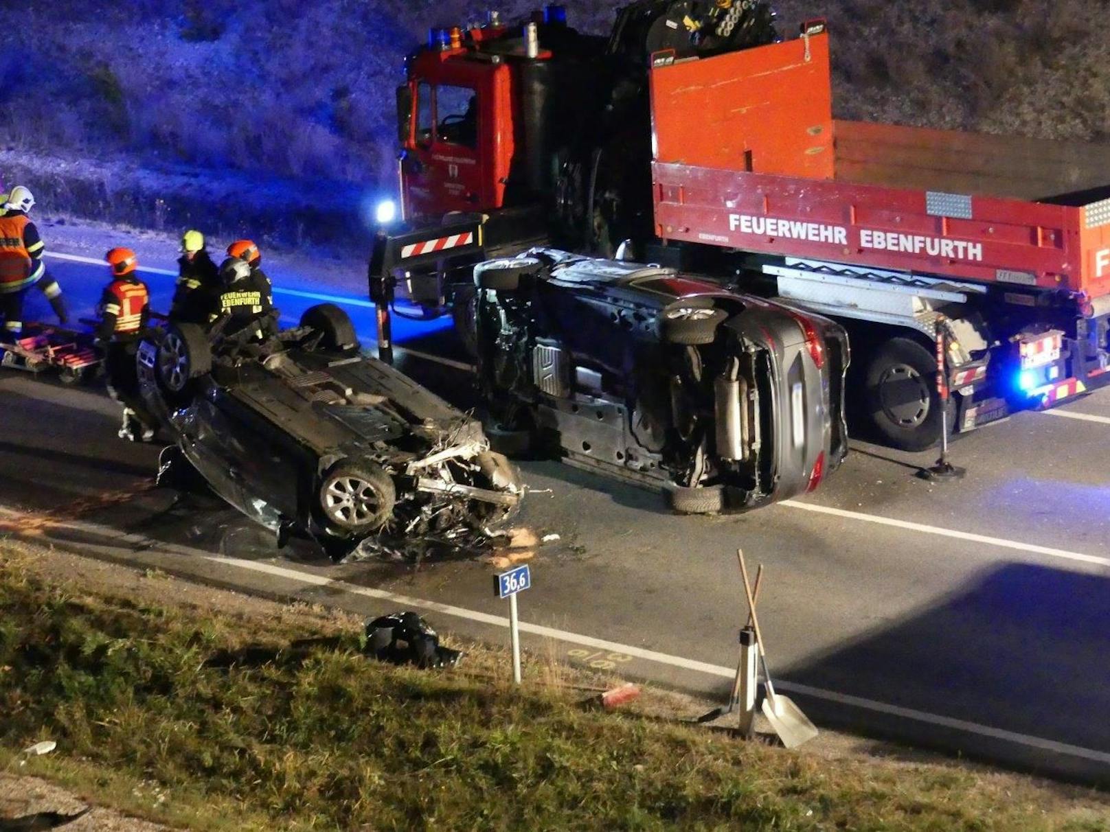 Vier Menschen wurden bei dem Verkehrsunfall verletzt.