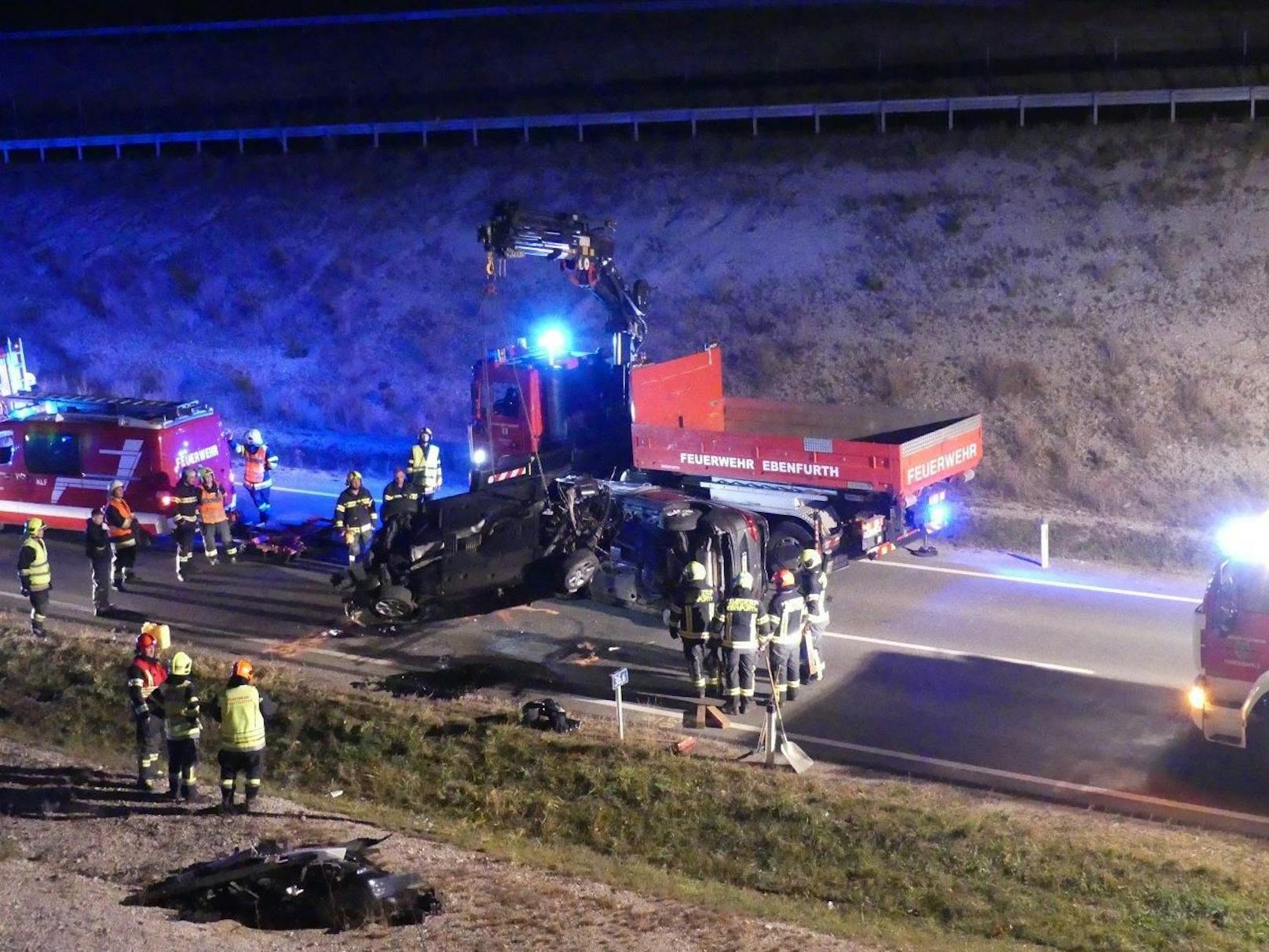 Vier Menschen wurden bei dem Verkehrsunfall verletzt.