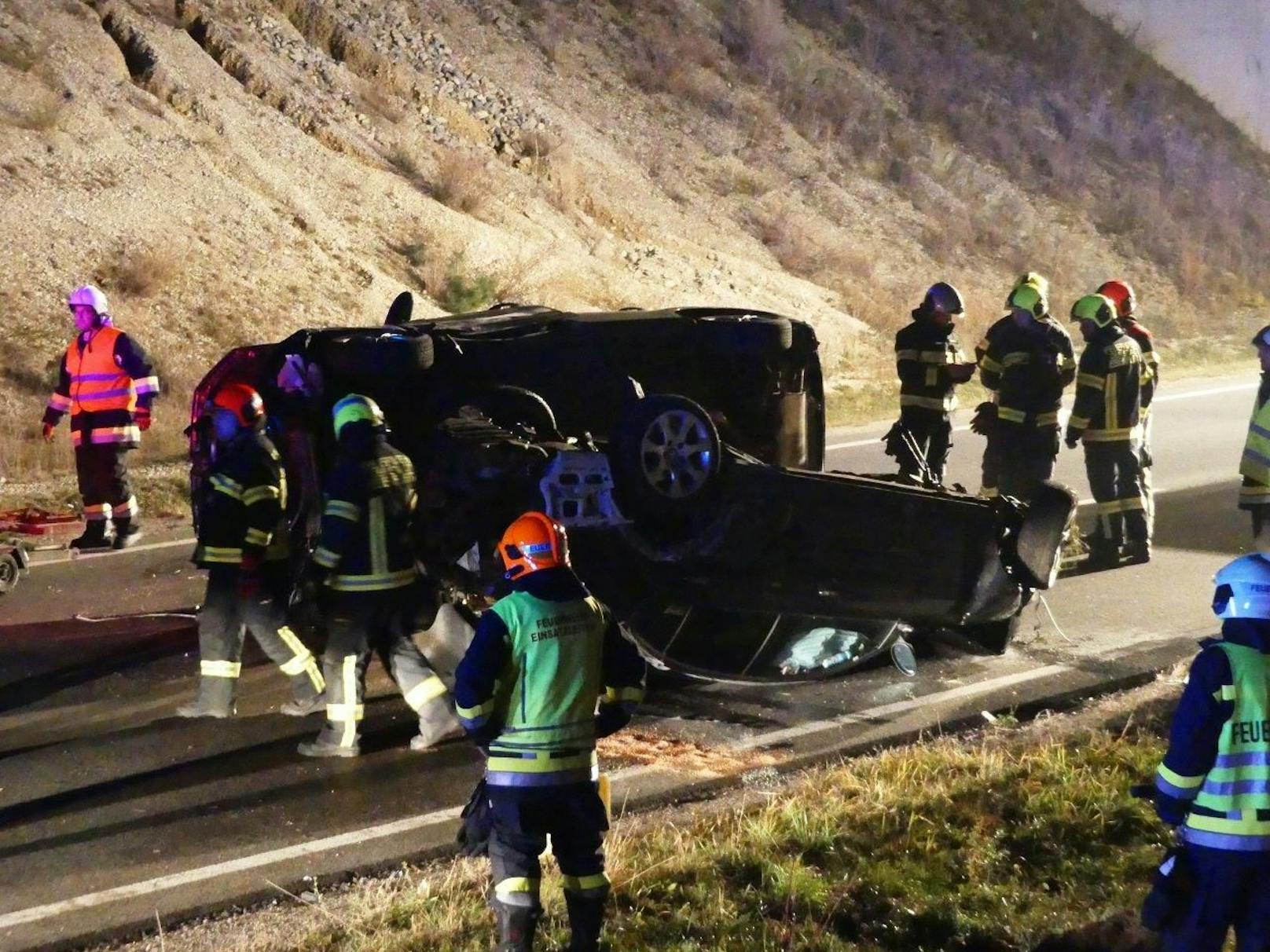 Vier Menschen wurden bei dem Verkehrsunfall verletzt.