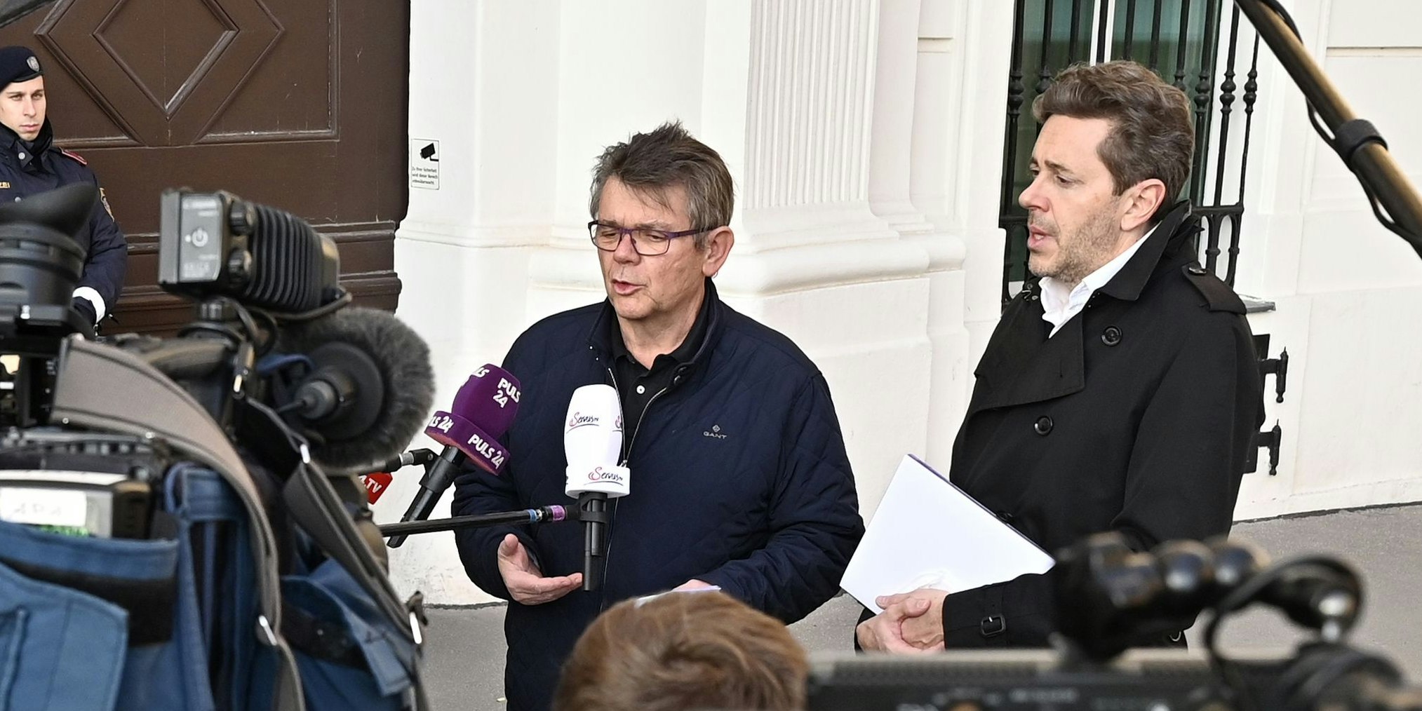 Ohne Maske konnte dann das Besprochene problemlos rezipiert werden.