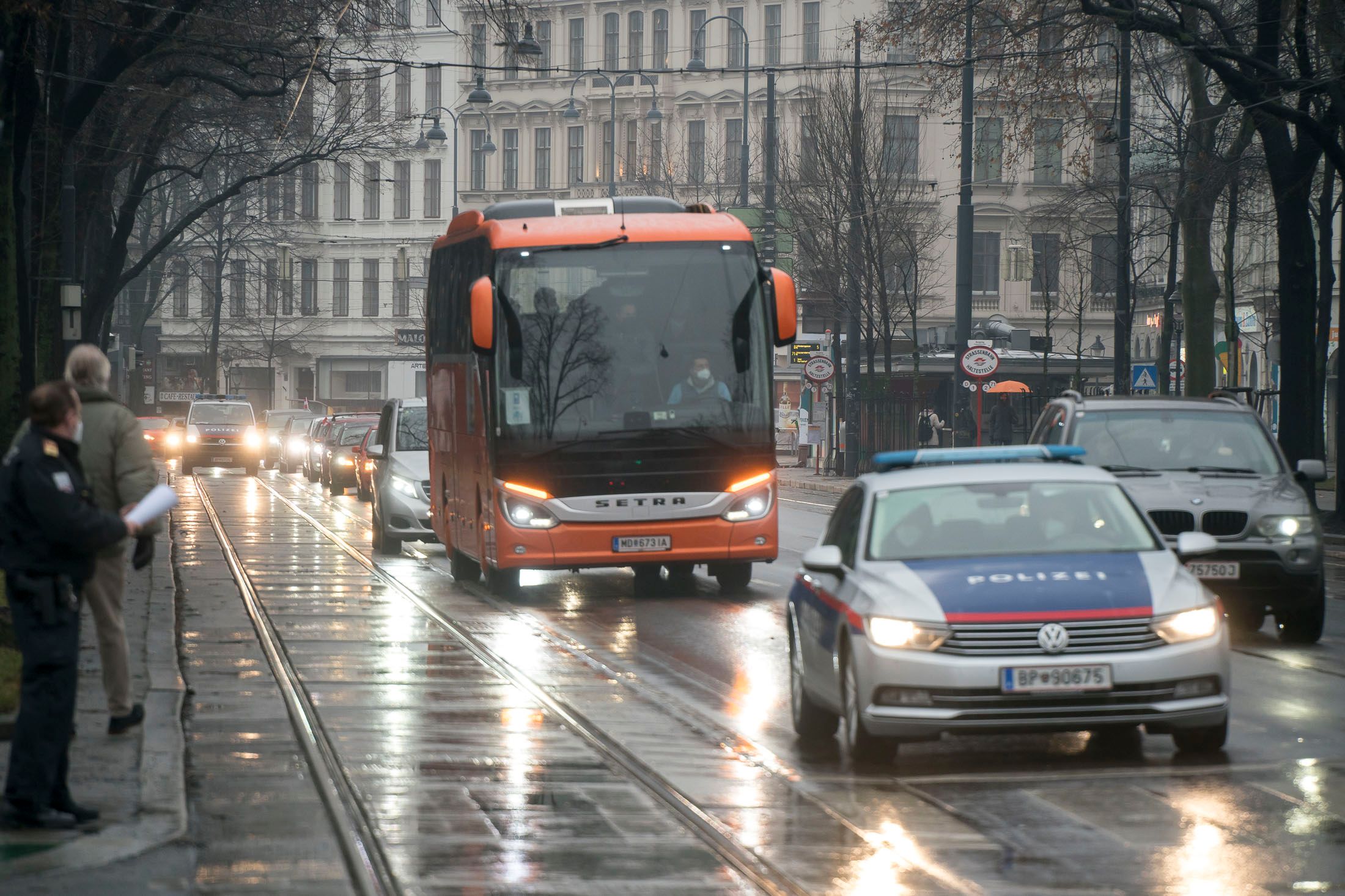Reisebusse zur Corona-Demo werden genau kontrolliert