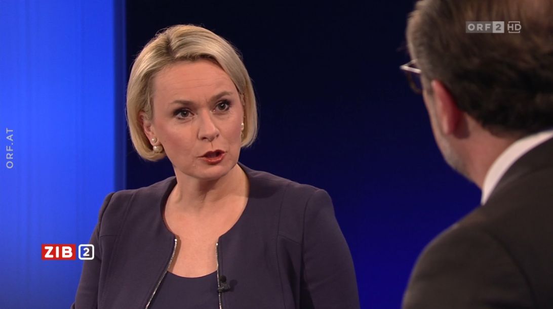 Lockdown, Impfpflicht: Bundeskanzler Alexander Schallenberg (ÖVP) zu Gast in der ZIB2 bei Lou Lorenz-Dittlbacher am 19. November 2021.