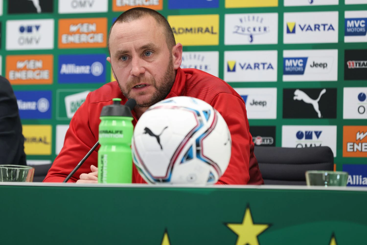 Steffen Hofmann gibt sein Debüt als Rapid-Trainer. 