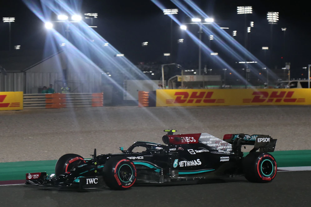 Valtteri Bottas fährt die Freitags-Bestzeit in Losail. 
