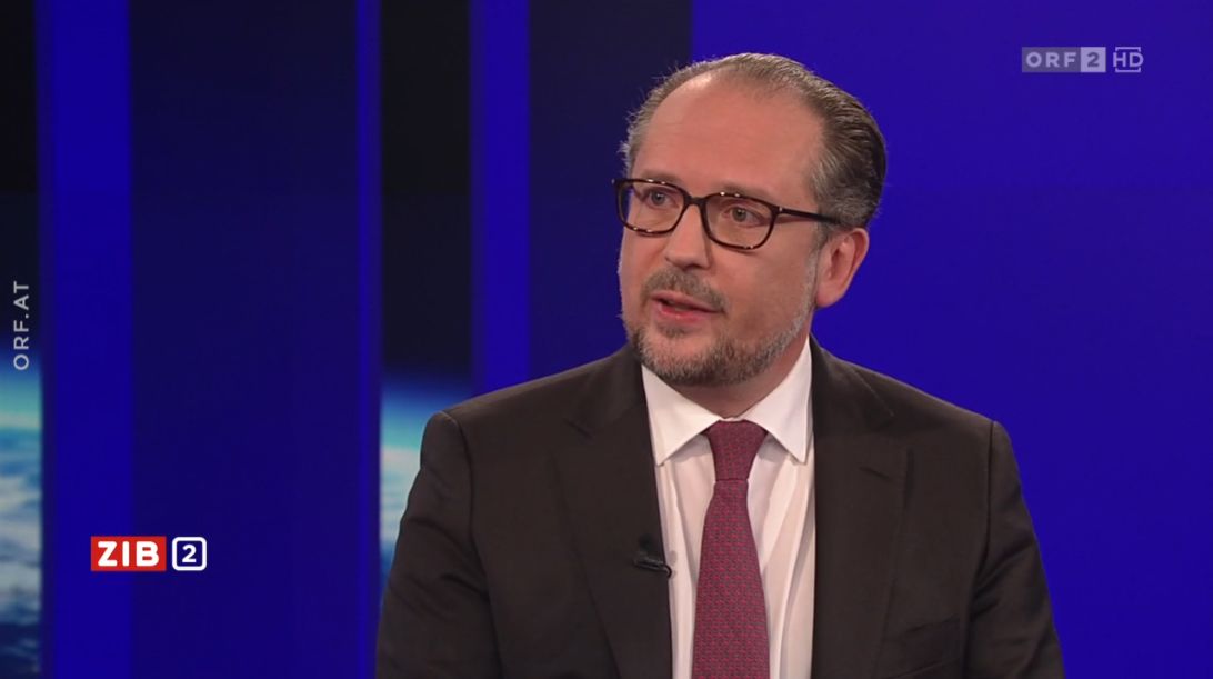 Lockdown, Impfpflicht: Bundeskanzler Alexander Schallenberg (ÖVP) zu Gast in der ZIB2 bei Lou Lorenz-Dittlbacher am 19. November 2021.