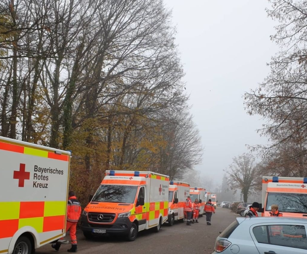 Patiententransport innerhalb von Bayern: Das Bundesland bekundet zunehmend Mühe, Intensivbetten zu finden.