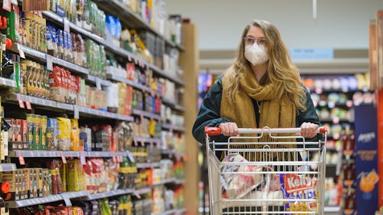 Supermärkte bleiben wie in den vergangenen Lockdowns geöffnet. Die Gewerkschaft fordert jedoch verkürzte Öffnungszeiten.