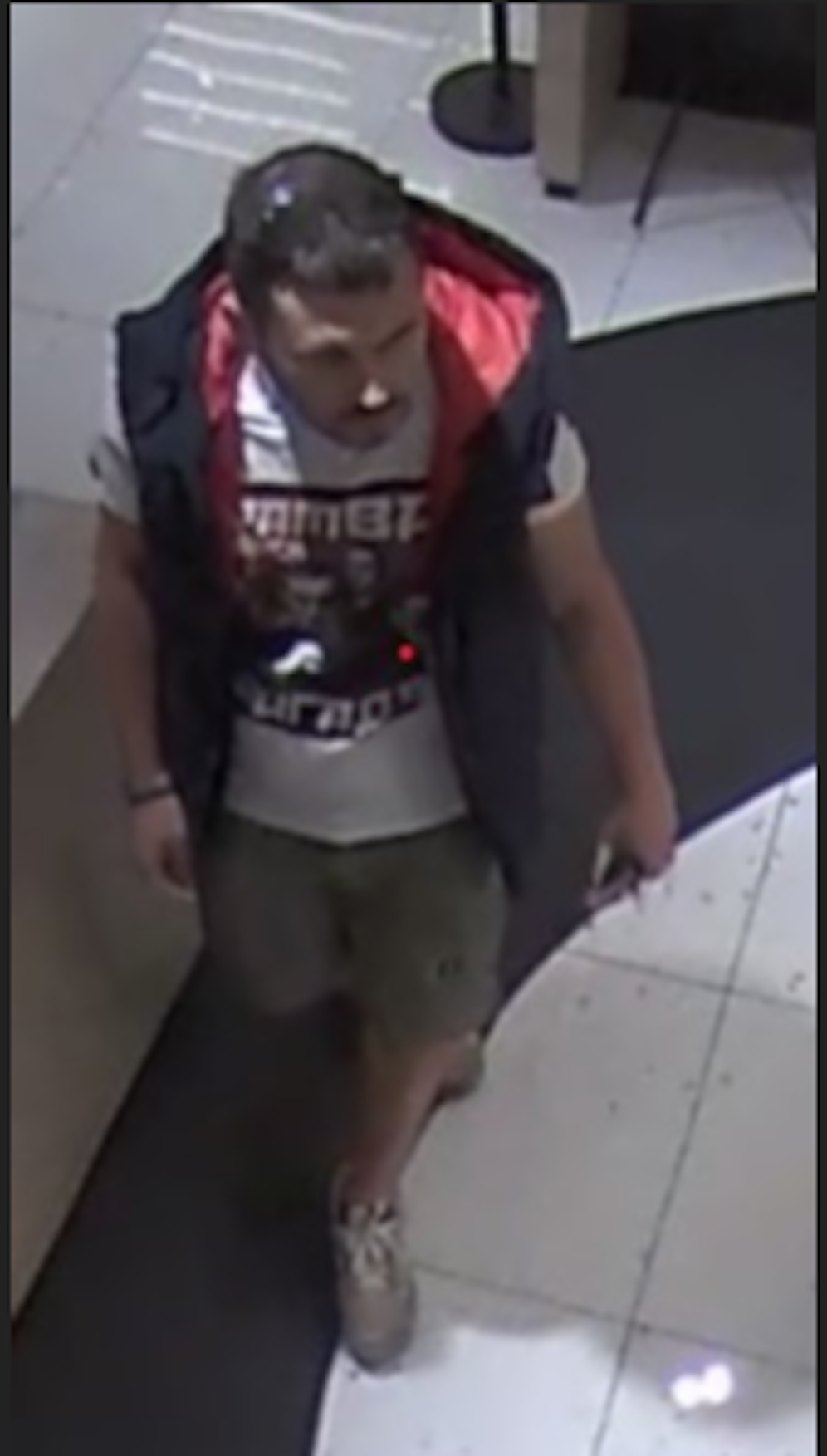 Nach diesem Dieb sucht die Polizei.