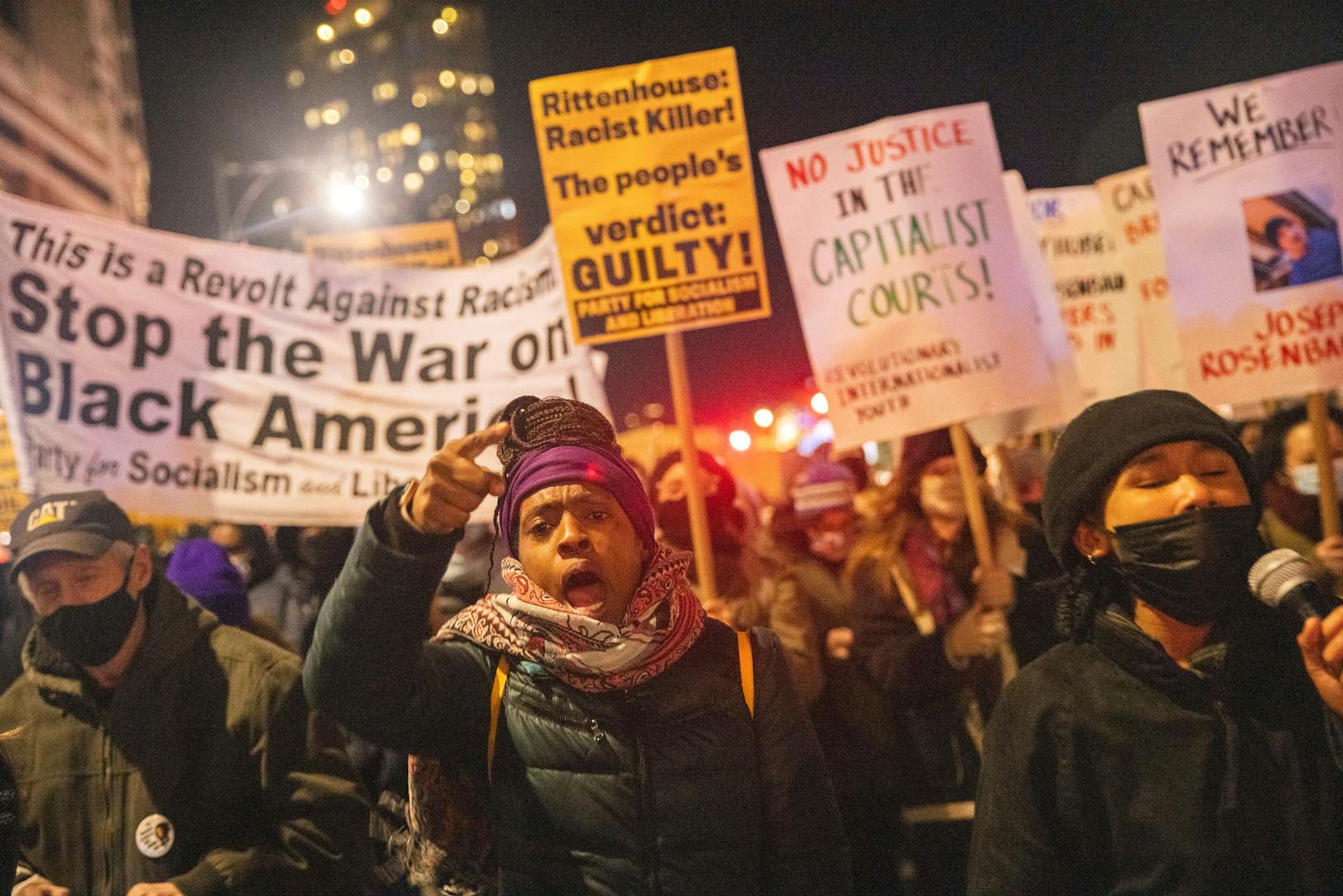 Der Prozess ist politisch aufgeladen, da er im Zusammenhang mit den Black-Lives-Matter-Protesten vom vergangenen Jahr steht.