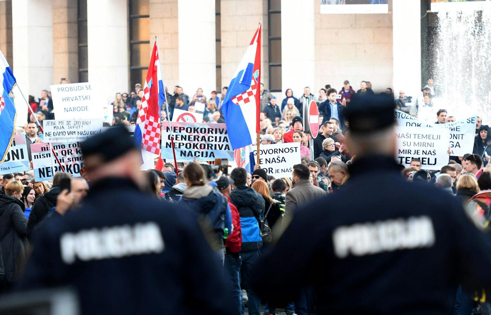 Auch in der kroatischen Hauptstadt Zagreb haben Tausende gegen die Corona-Politik der Regierung protestiert.