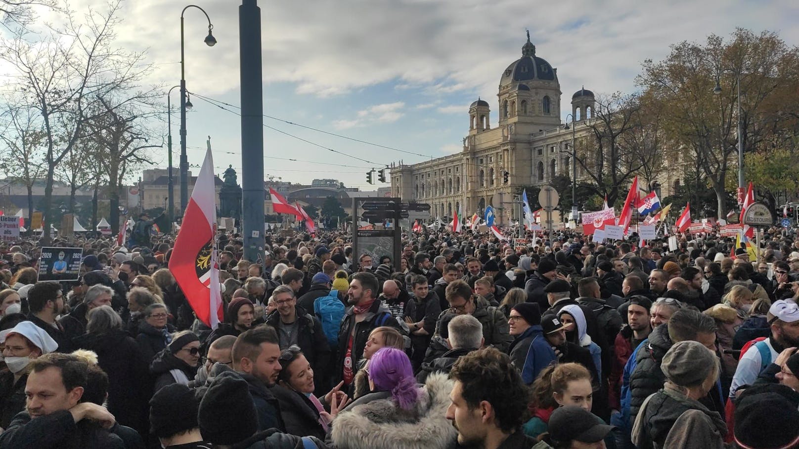 Erneut werden Tausende zu einer Demonstration in Wien erwartet. Archiv- und Symbolbild.&nbsp;