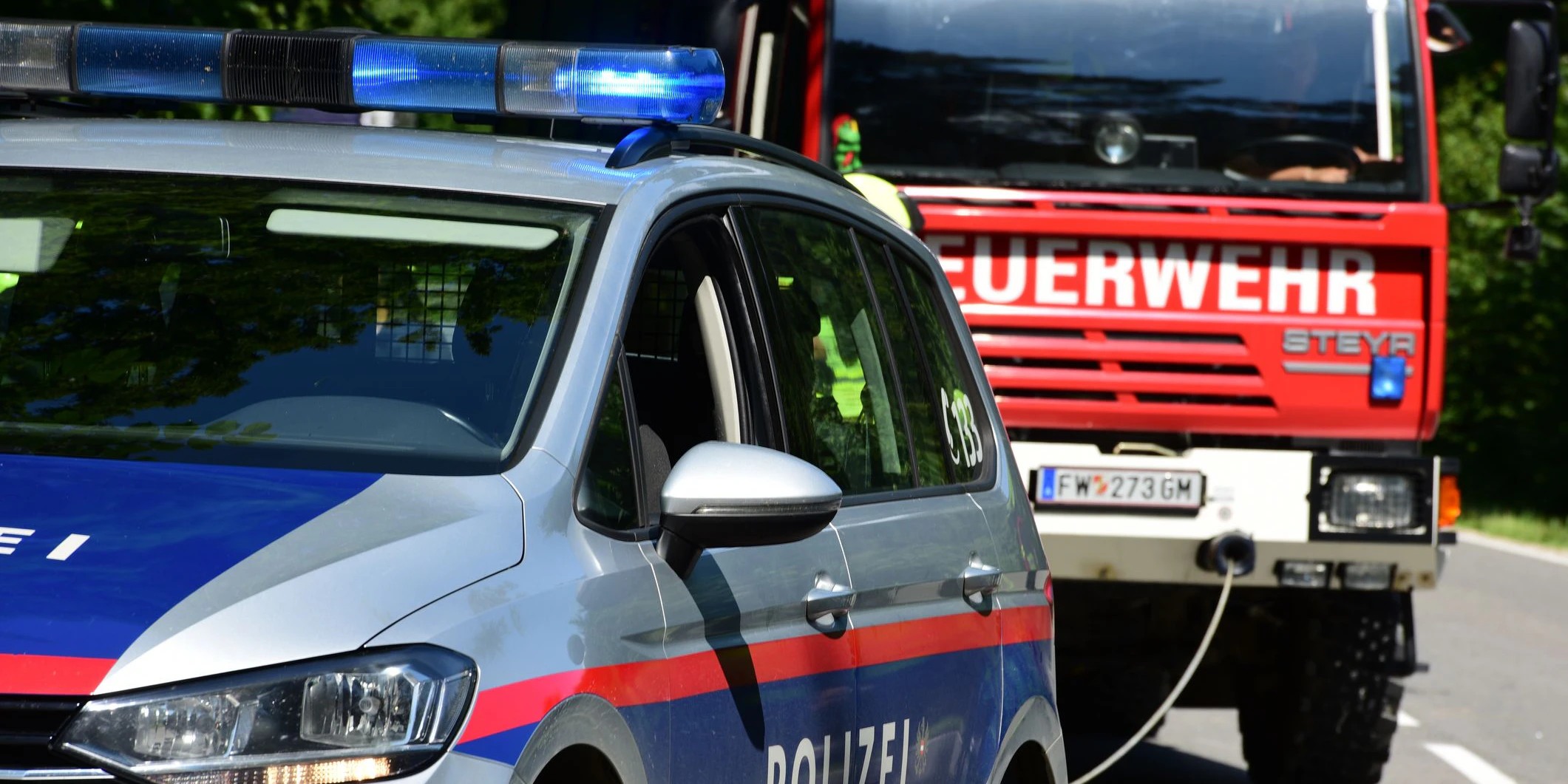 Für die 18-Jährige kam jede Hilfe zu spät, ihre Beifahrerin wurde per Heli ins Spital geflogen.