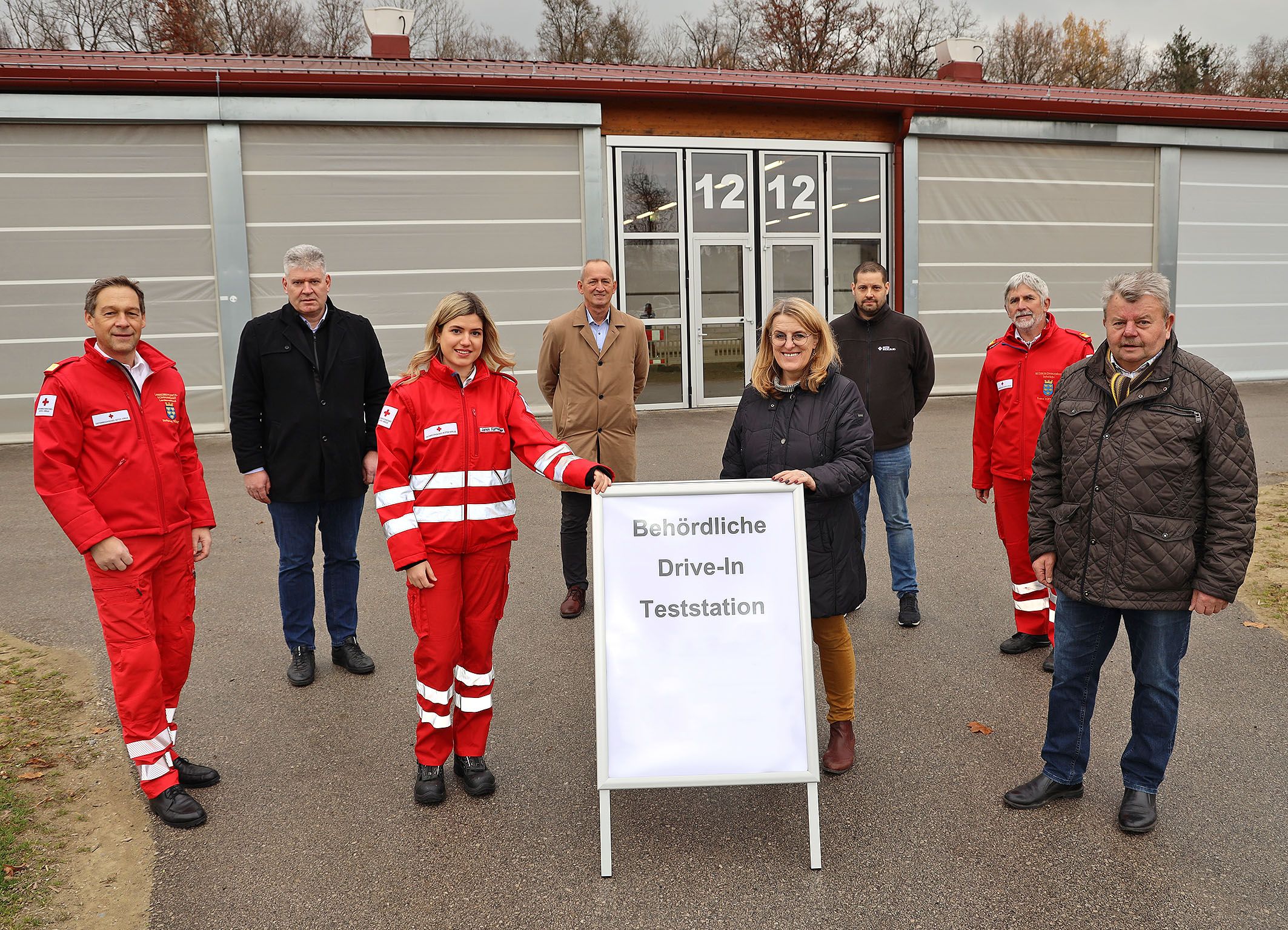 Gesundheitslandesrätin Ulrike Königsberger-Ludwig bei der Eröffnung der Teststraße.
