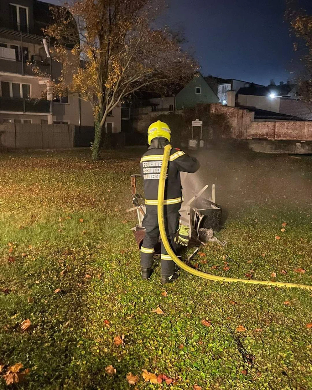 Feuerwehr rettete Katzen aus Brand-Wohnung
