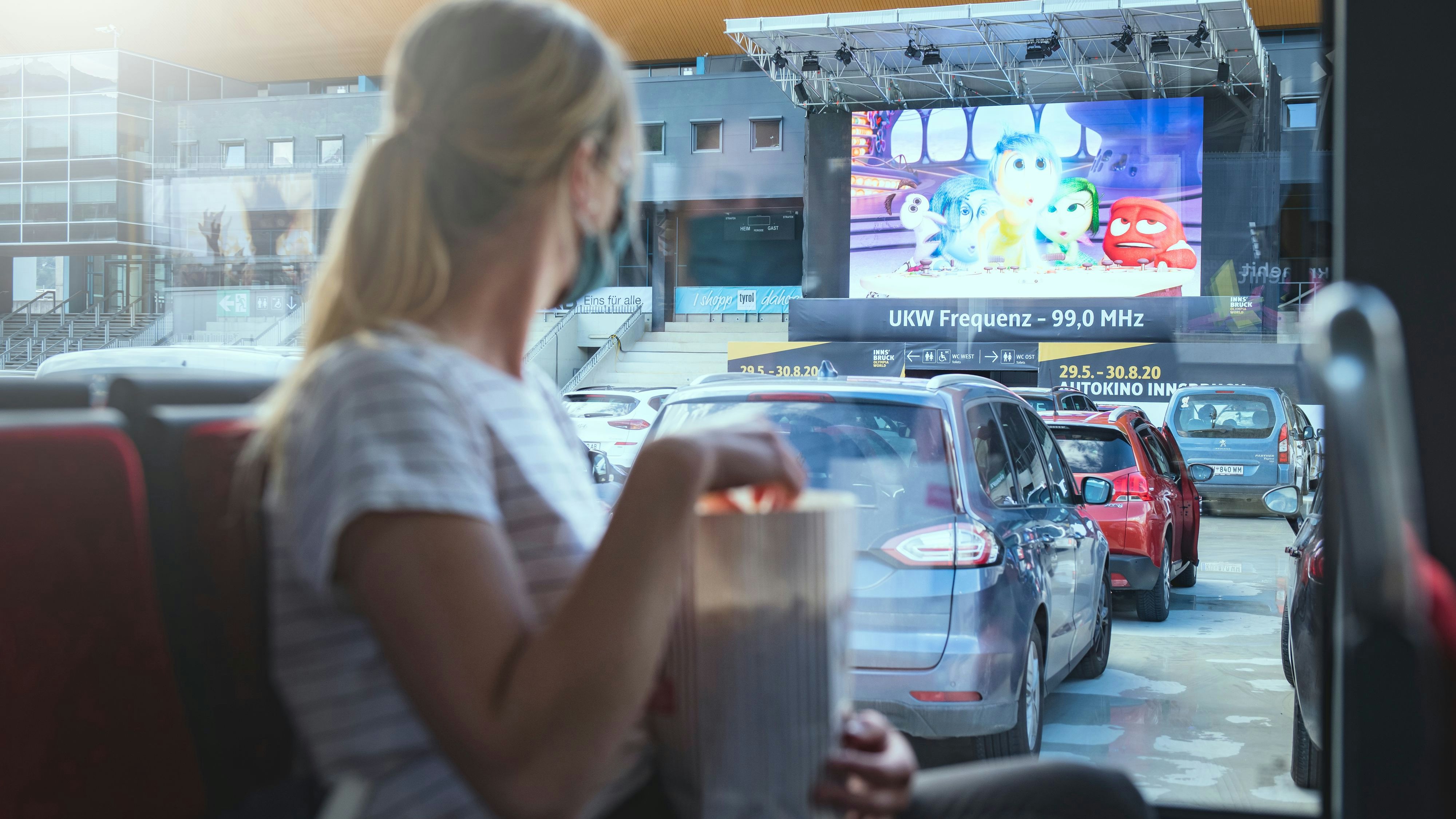 Auch Autokinos dürfen im Lockdown öffnen.