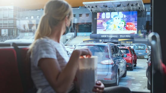 Auch Autokinos dürfen im Lockdown öffnen.