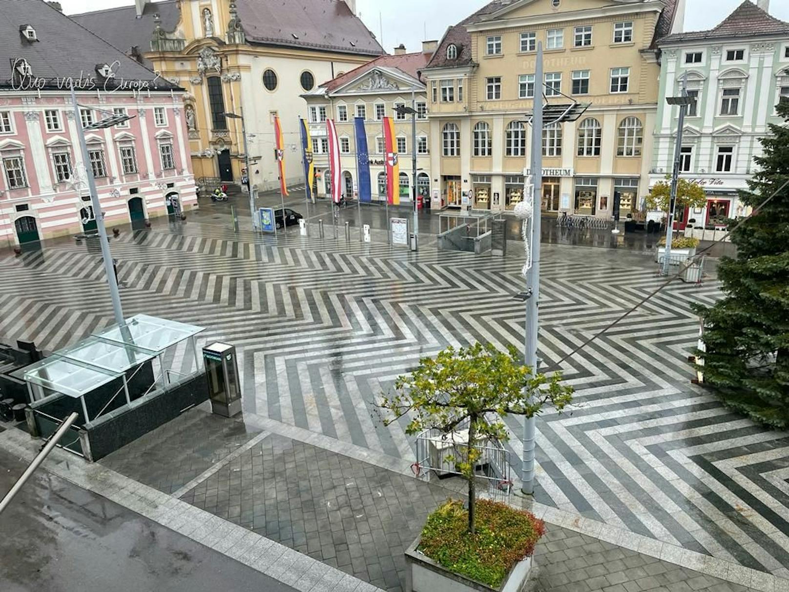 Der Rathausplatz in St. Pölten: Wird er morgen weiß?