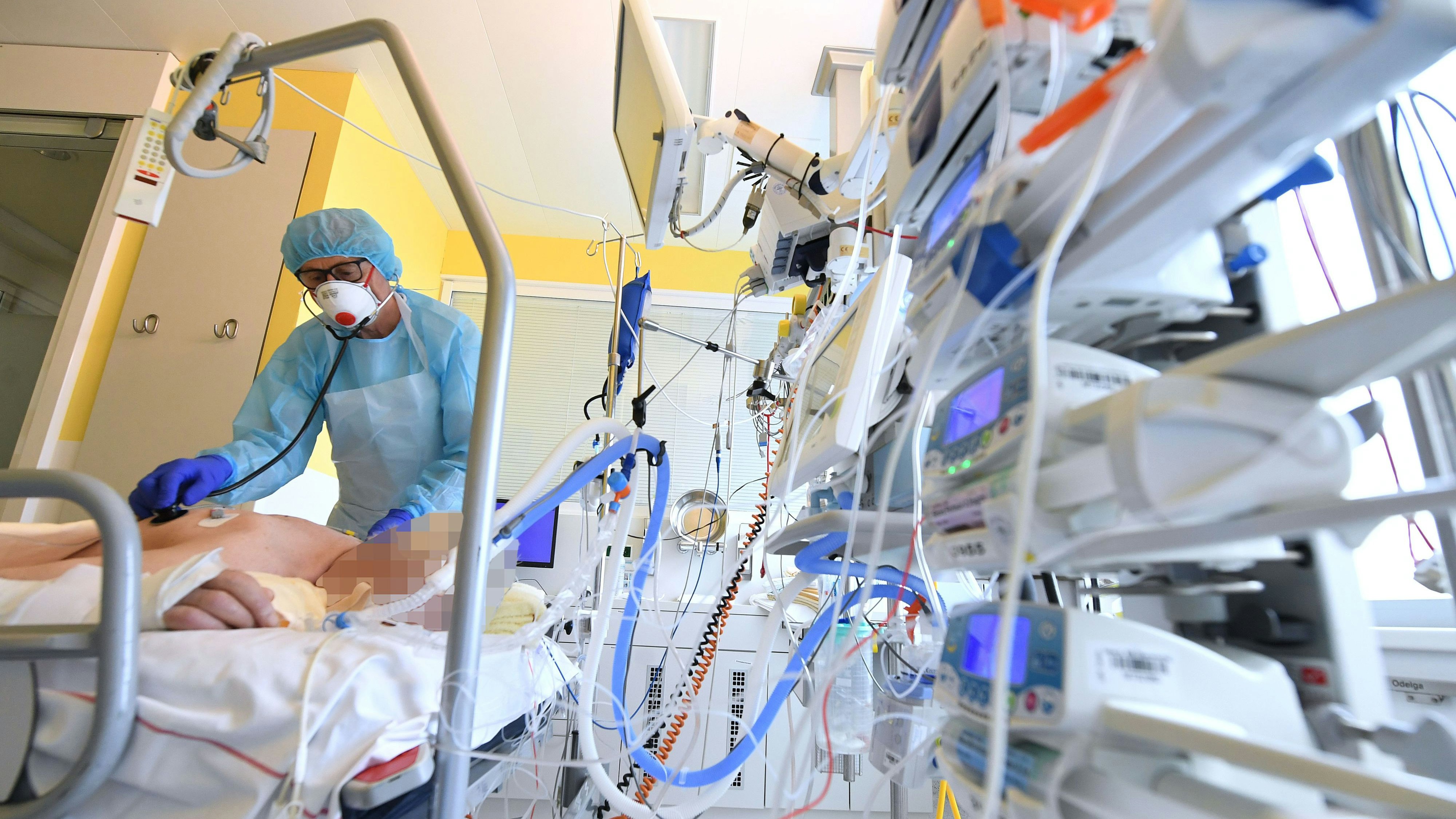 Blick in eine Corona-Intensivstation (Archivfoto)