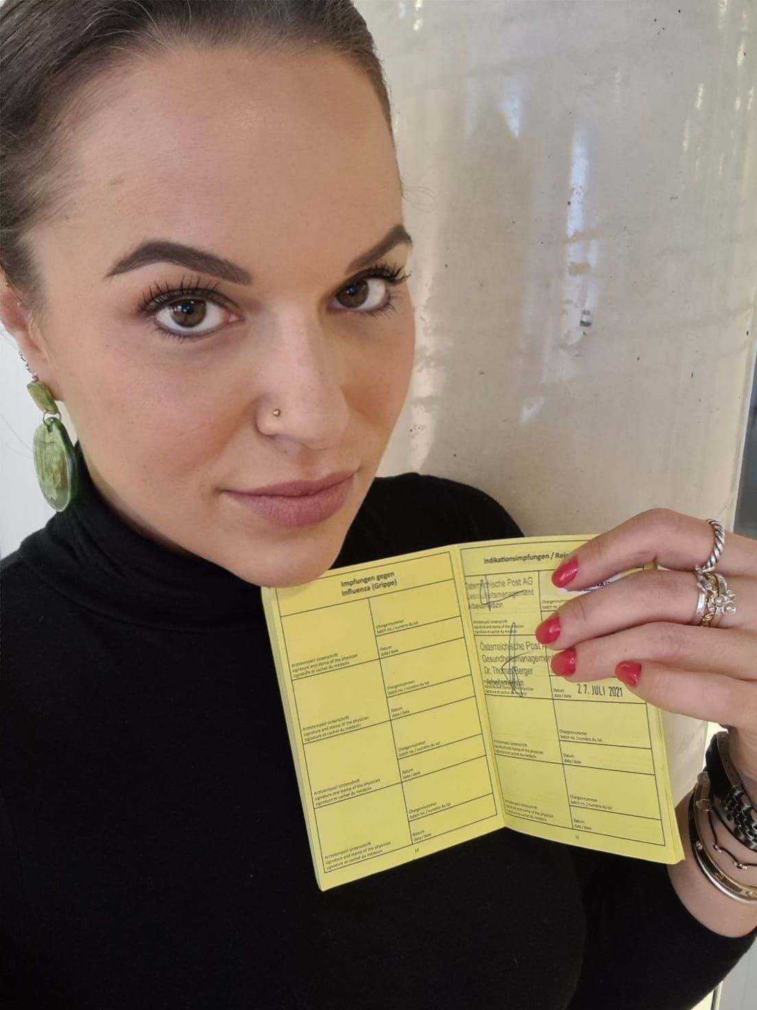 Vanessa Kuzmich wurde wieder nachhause geschickt, weil sie 5 (!!!) Tage zu früh ihre Impfung haben wollte. 