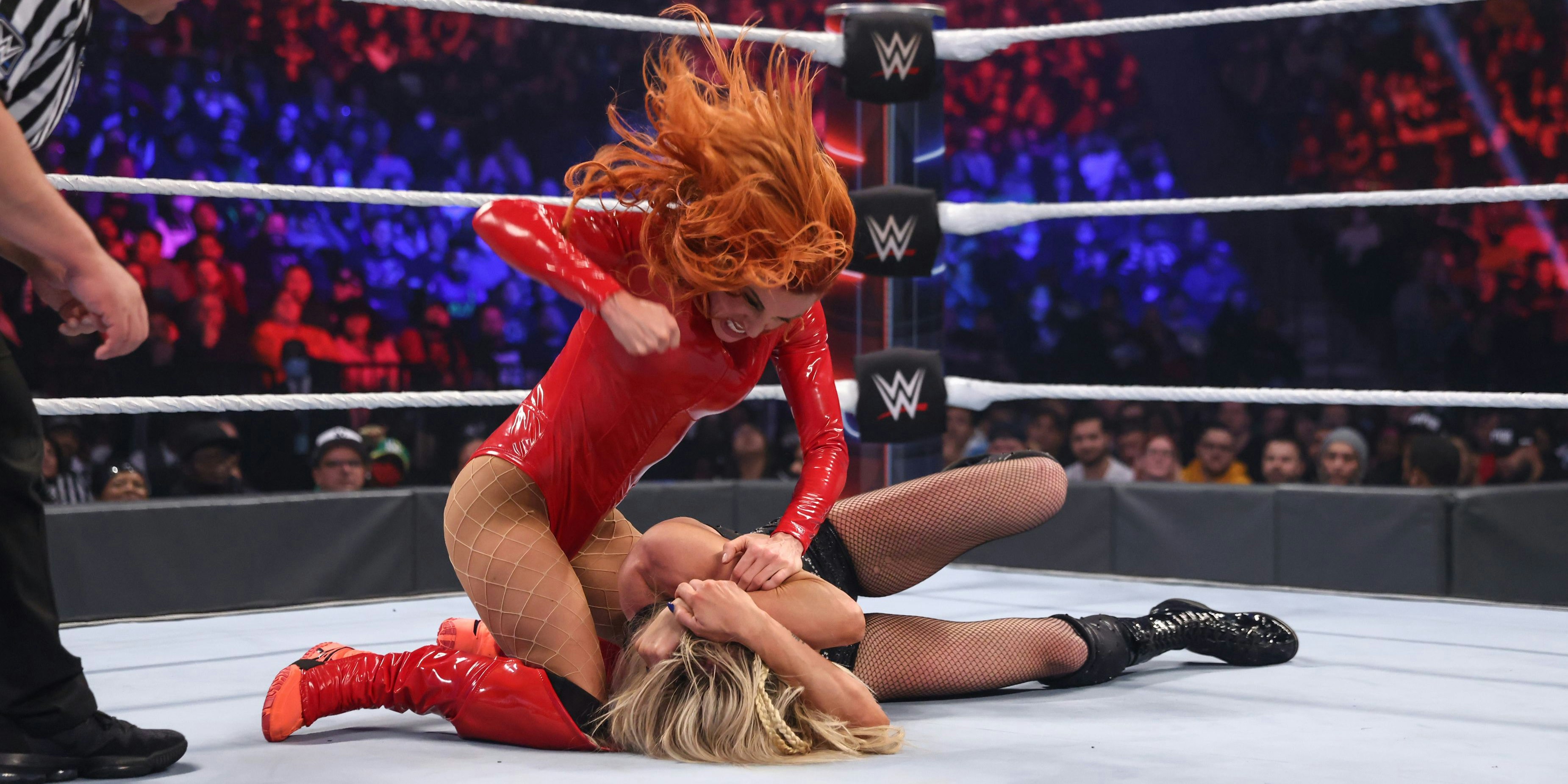WWE Survivor Series: Becky Lynch vs. Charlotte Flair
