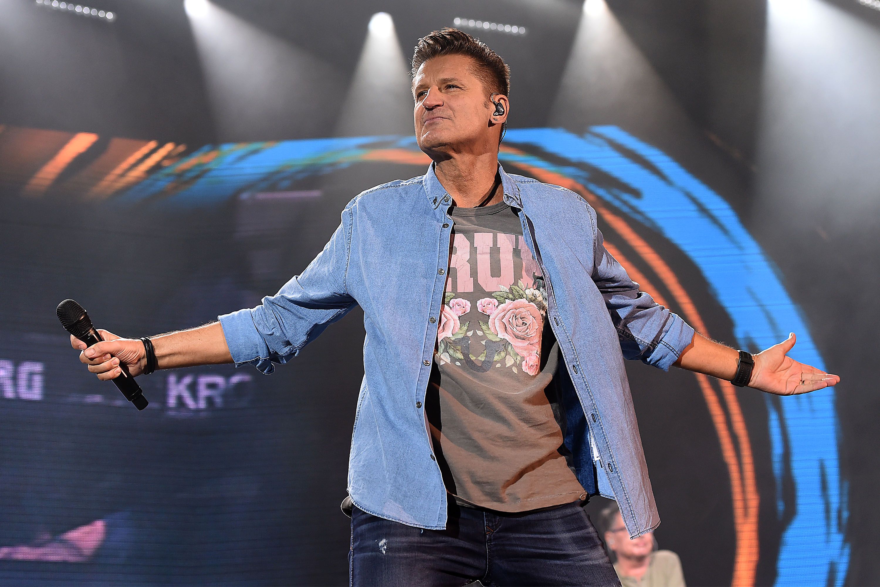 Download von www.picturedesk.com am 23.11.2021 (17:57).  ACT action_21514943 -- PUR - Achtung - Live Tour 2016 in der Mitsubishi Electric Halle in Düsseldorf, hier Hartmut Engler / 020416 - 20160402_PD12558 - Rechteinfo: Rights Managed (RM)