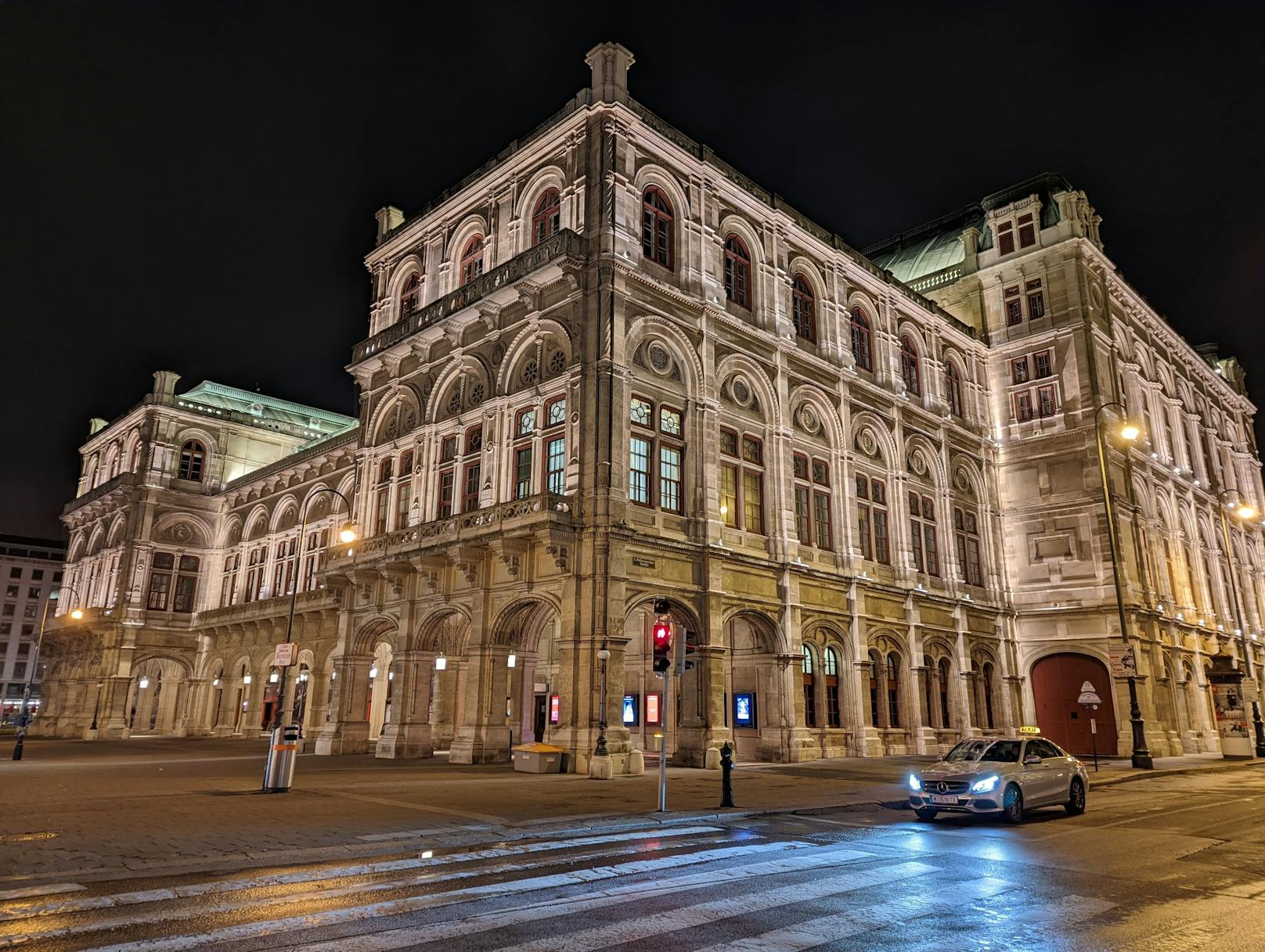 Mitternacht in Wien: Das Google Pixel 6 schießt auch in der Nacht fantastische Fotos.