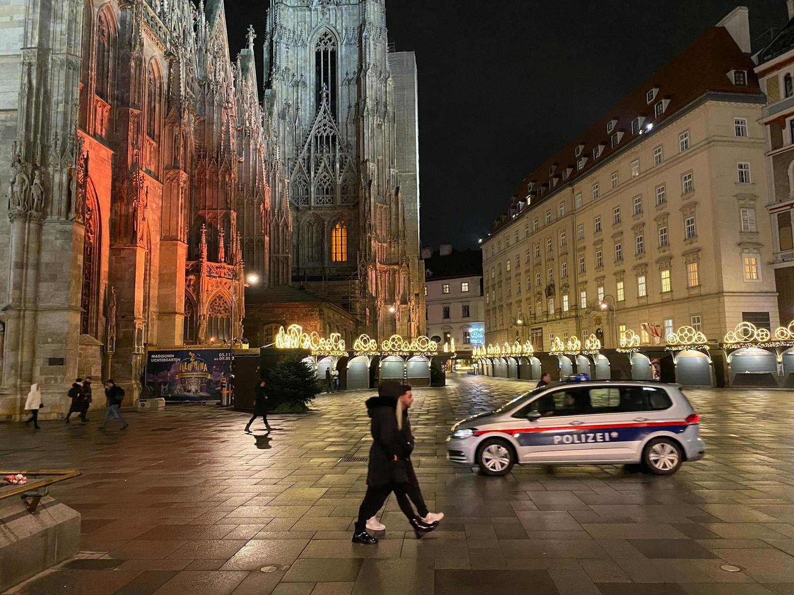 Wien im Lockdown – die Polizei bei nächtlichen Kontrollen in der Innenstadt.